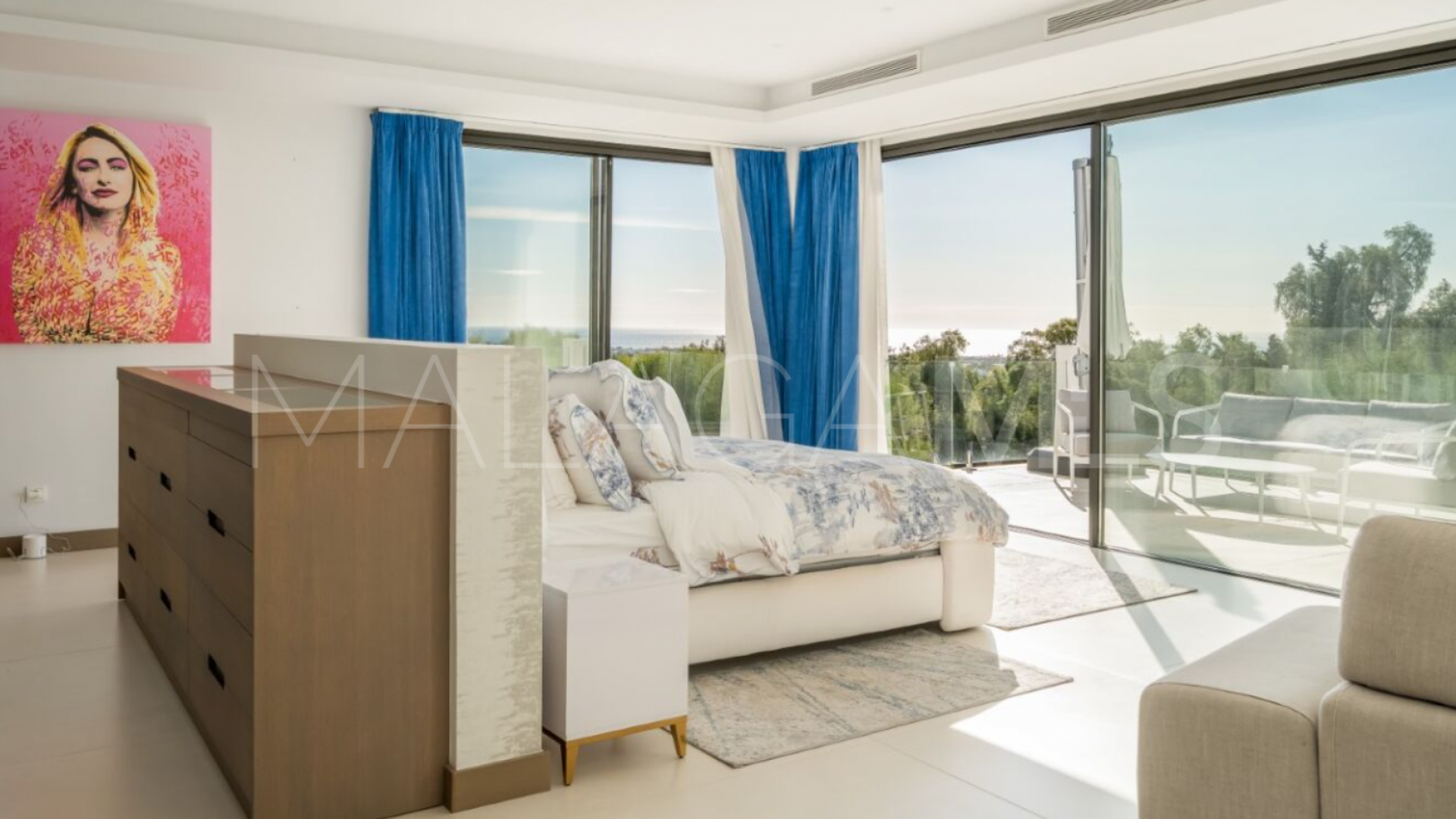 Villa for sale in Monte Halcones