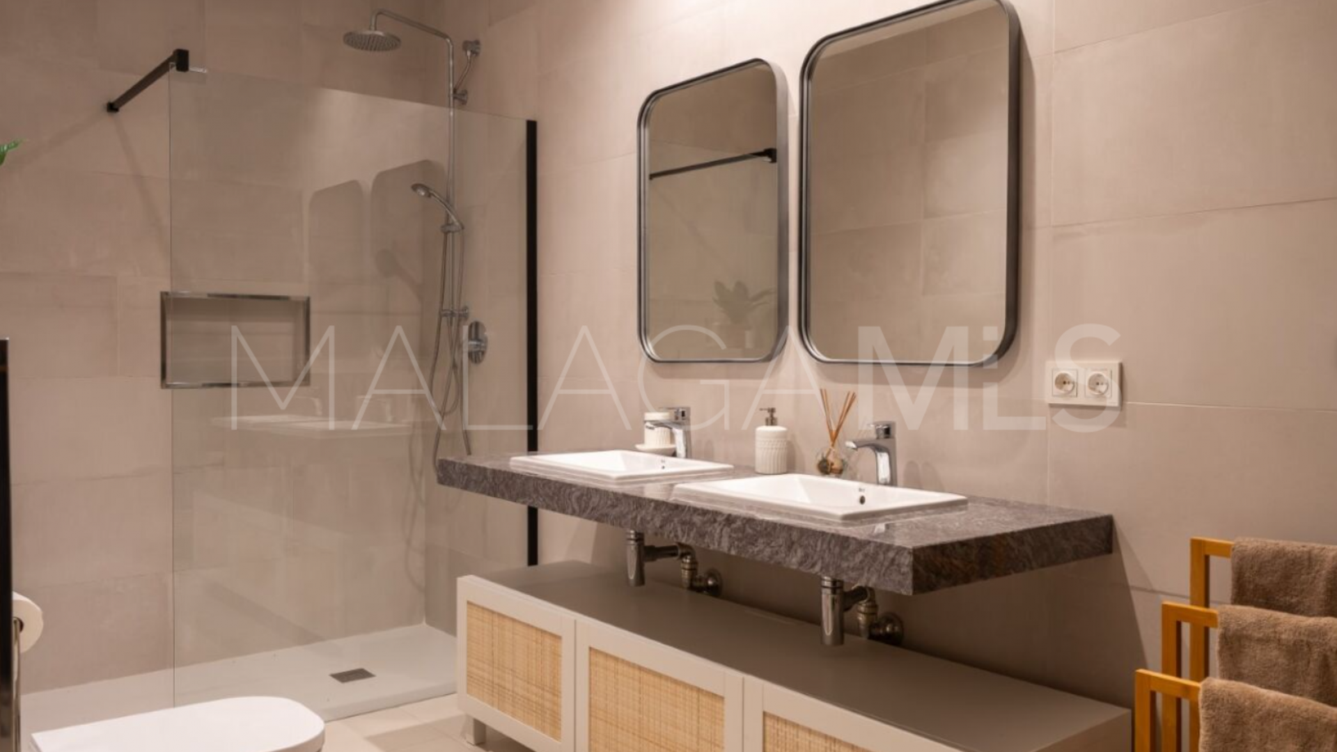 Villa for sale in Monte Halcones