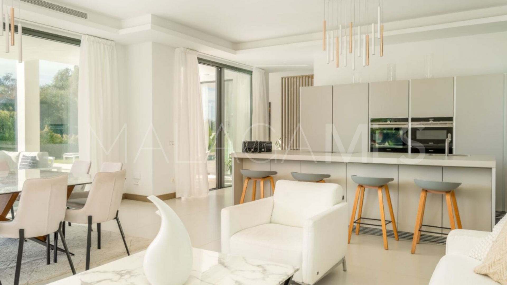 Villa for sale in Monte Halcones