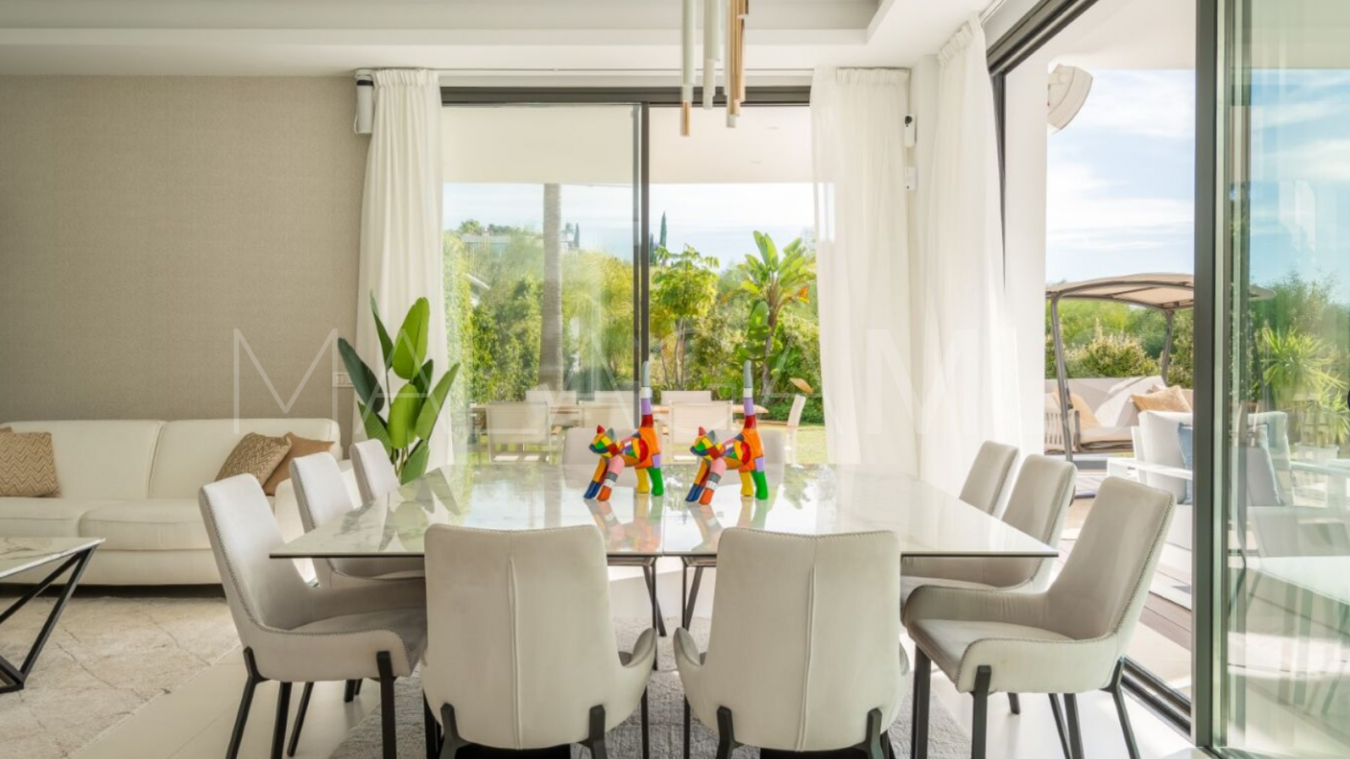 Villa for sale in Monte Halcones