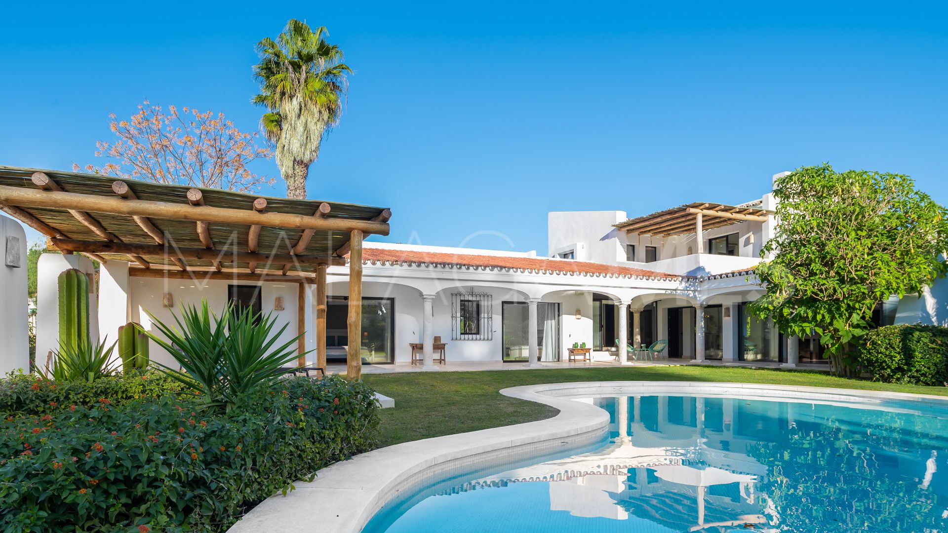 For sale Guadalmina Baja villa with 7 bedrooms