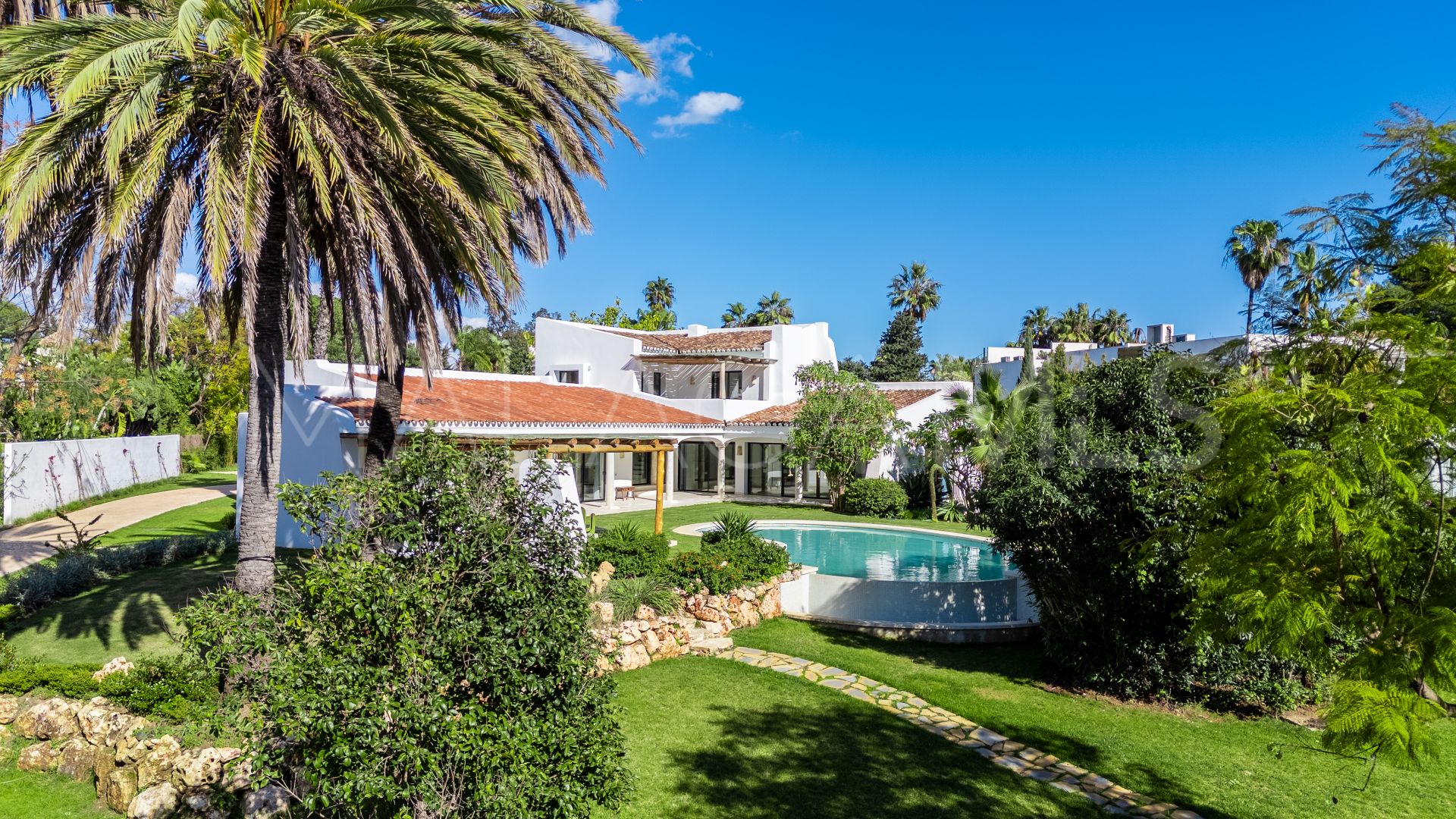 For sale Guadalmina Baja villa with 7 bedrooms