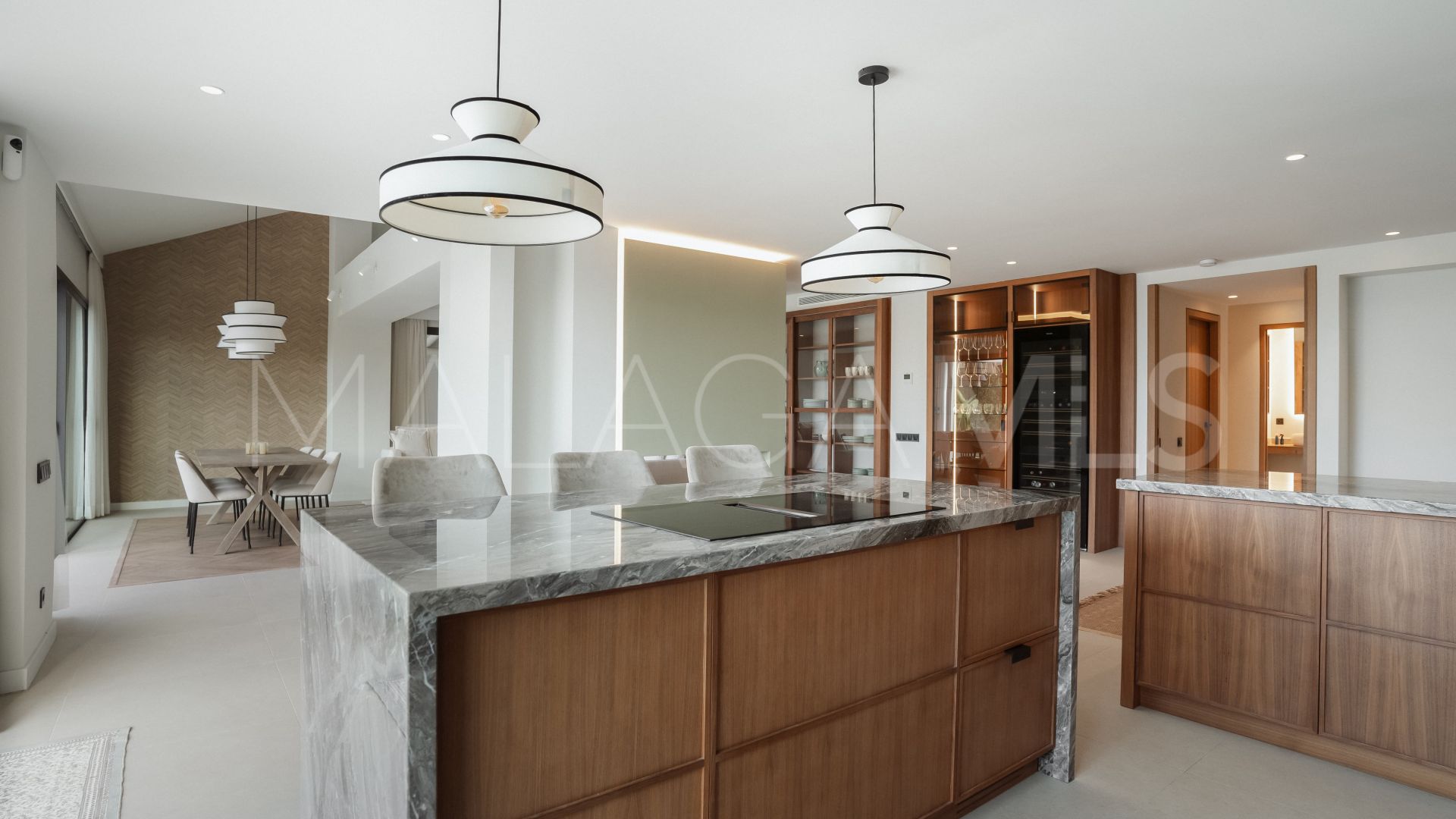 For sale villa in Nueva Andalucia