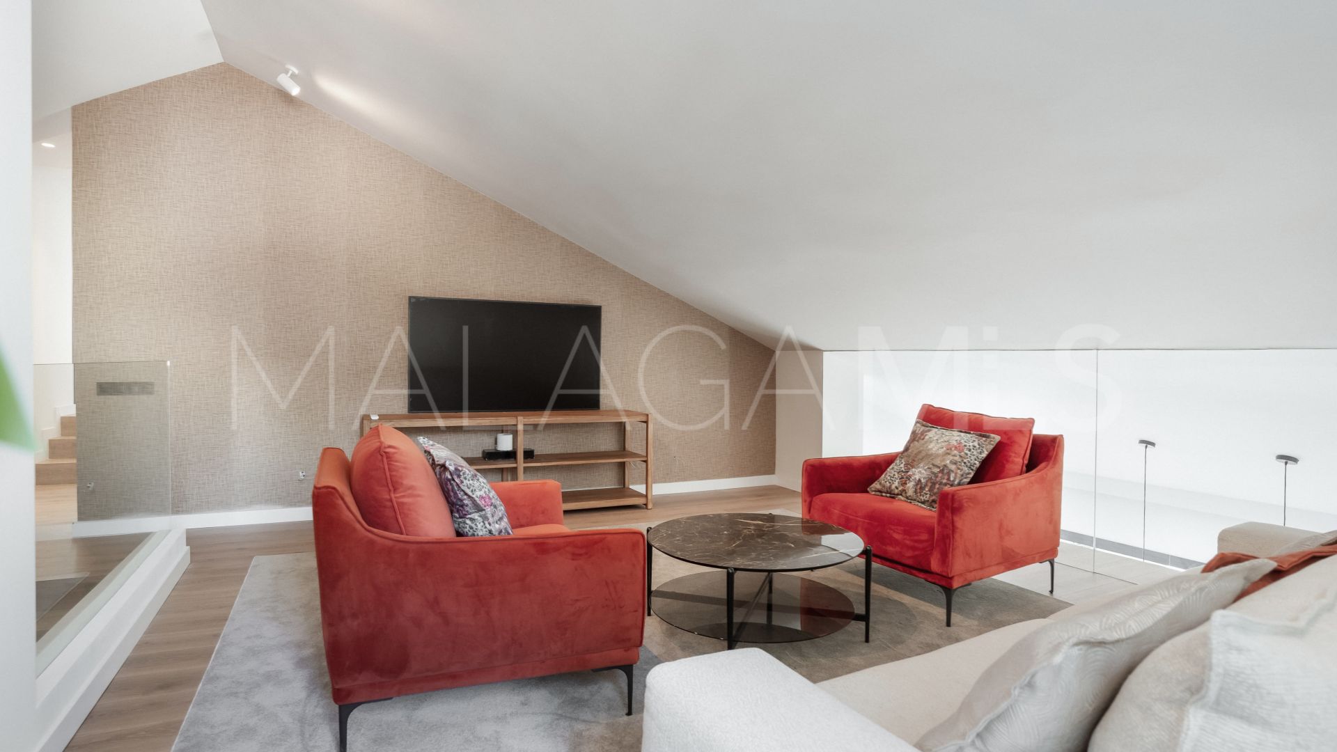 For sale villa in Nueva Andalucia