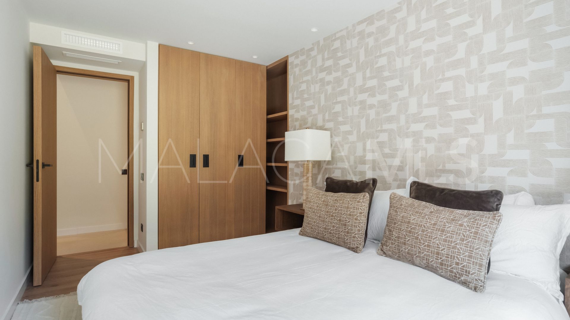 For sale villa in Nueva Andalucia