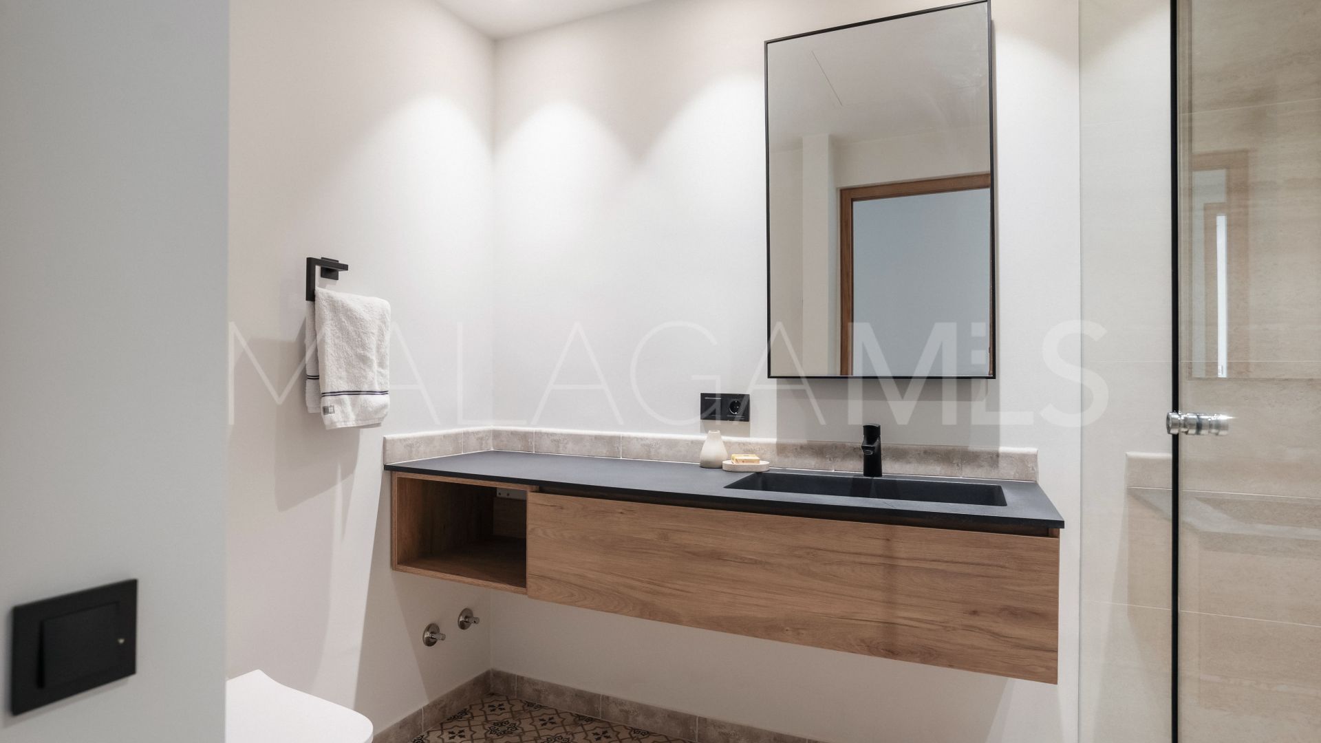 For sale villa in Nueva Andalucia