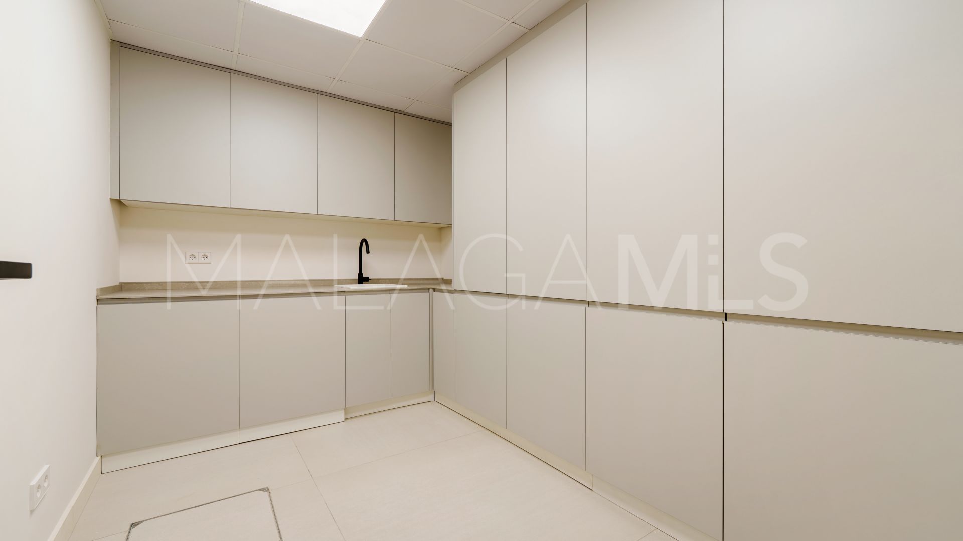 San Pedro de Alcantara, villa with 5 bedrooms for sale