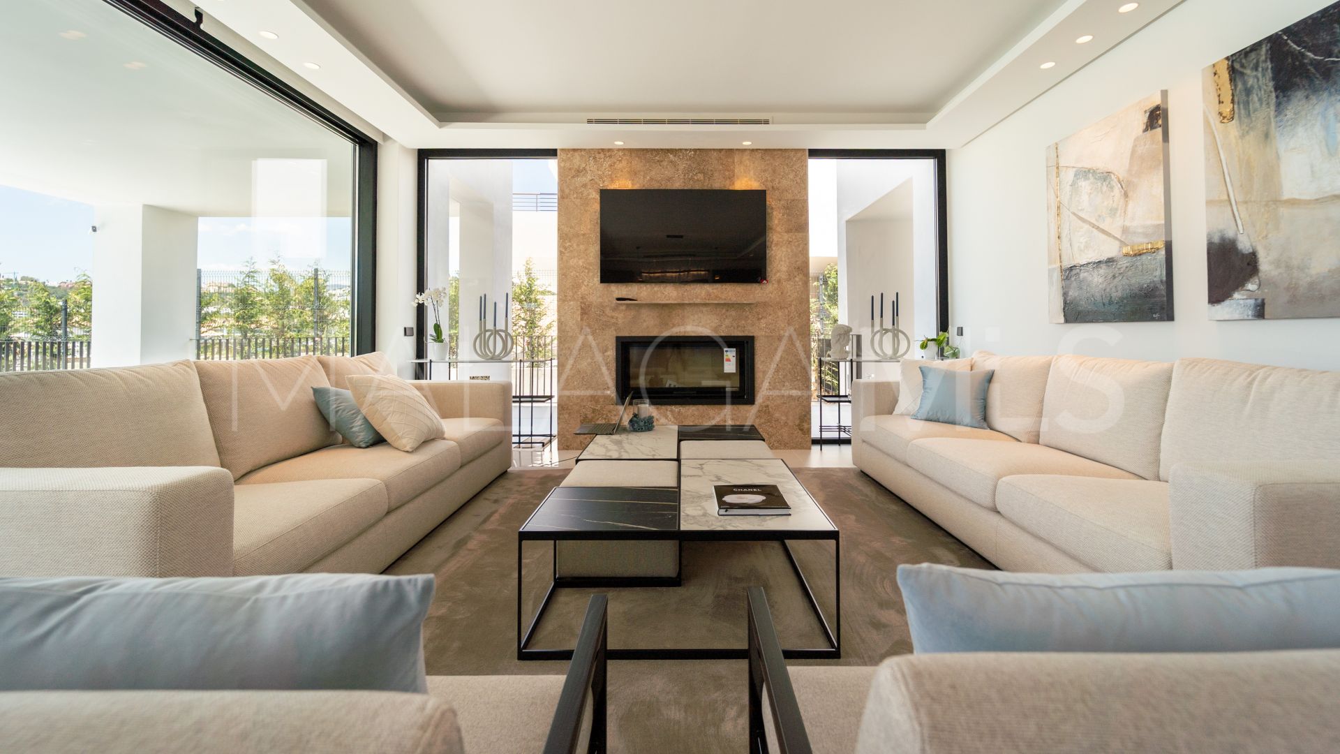 Villa for sale in Nueva Andalucia