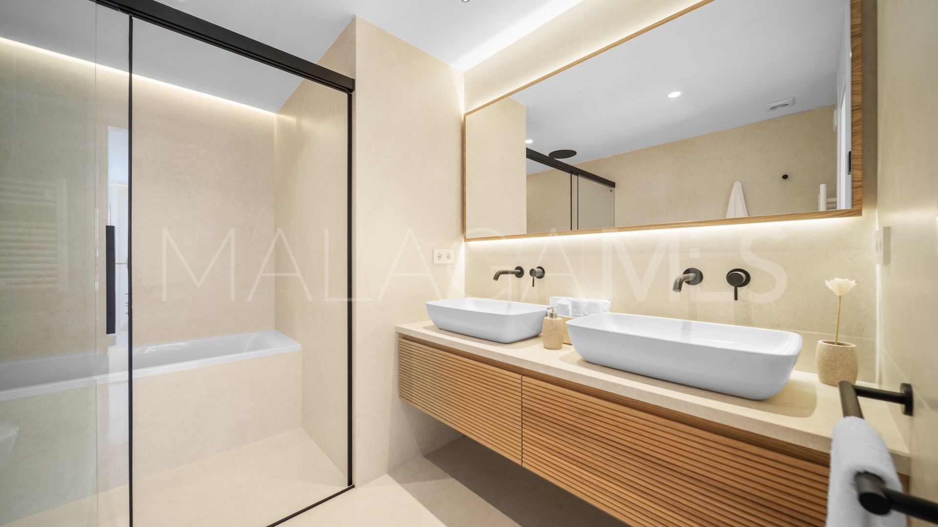 Radhus for sale in Nueva Andalucia