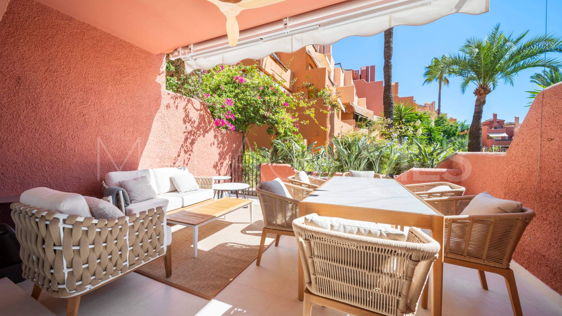 Radhus for sale in Nueva Andalucia