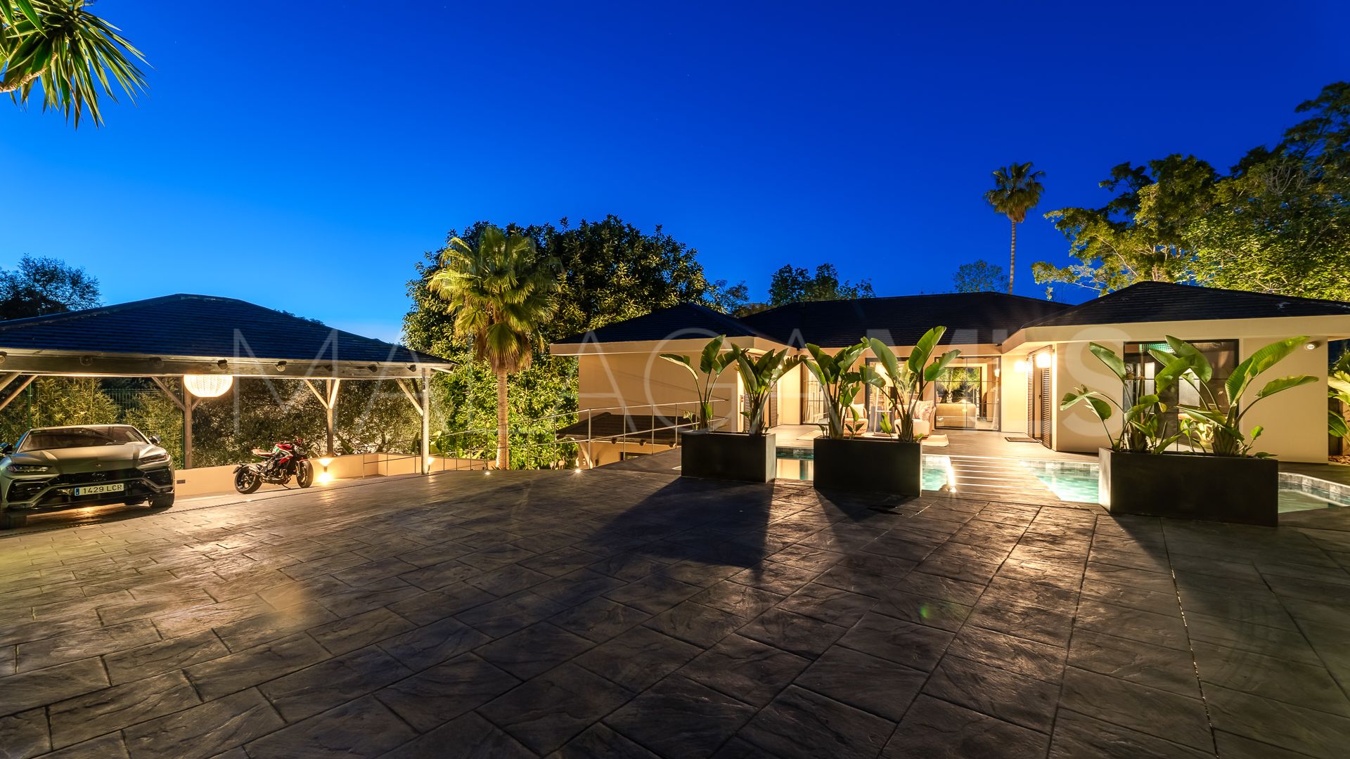 For sale 4 bedrooms villa in Guadalmina Alta