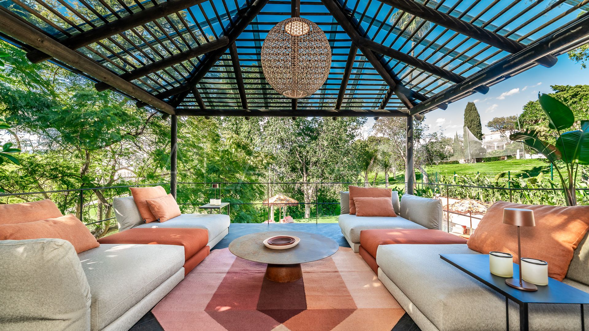 For sale 4 bedrooms villa in Guadalmina Alta