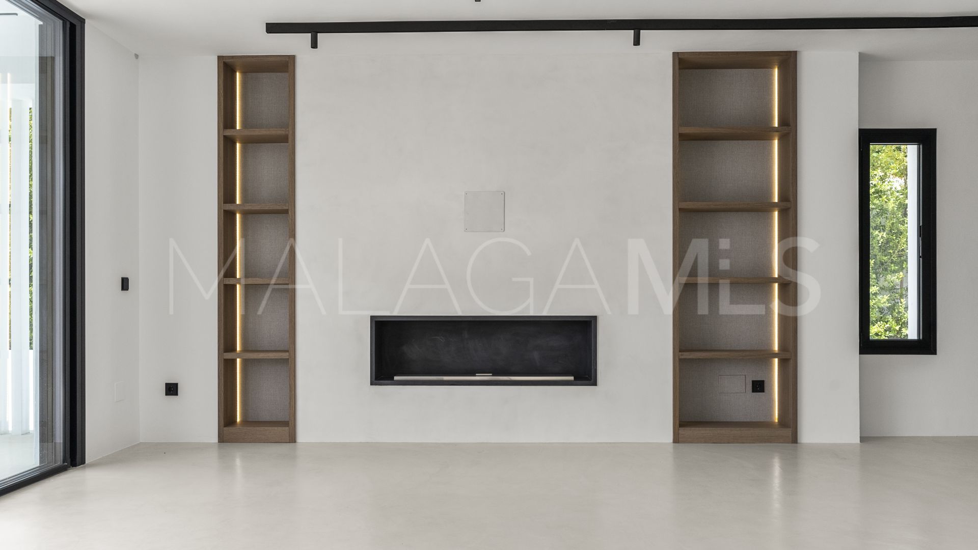 Villa for sale in Beach Side New Golden Mile