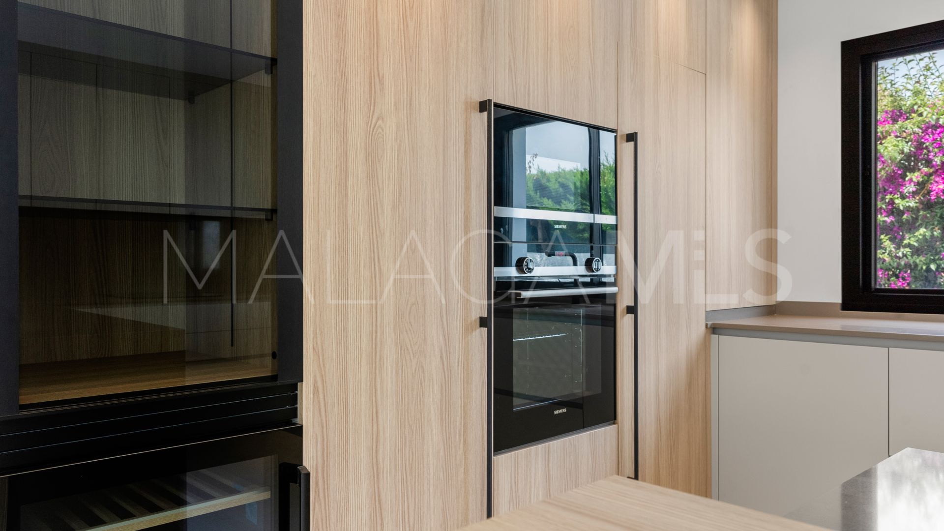 Villa for sale in Beach Side New Golden Mile