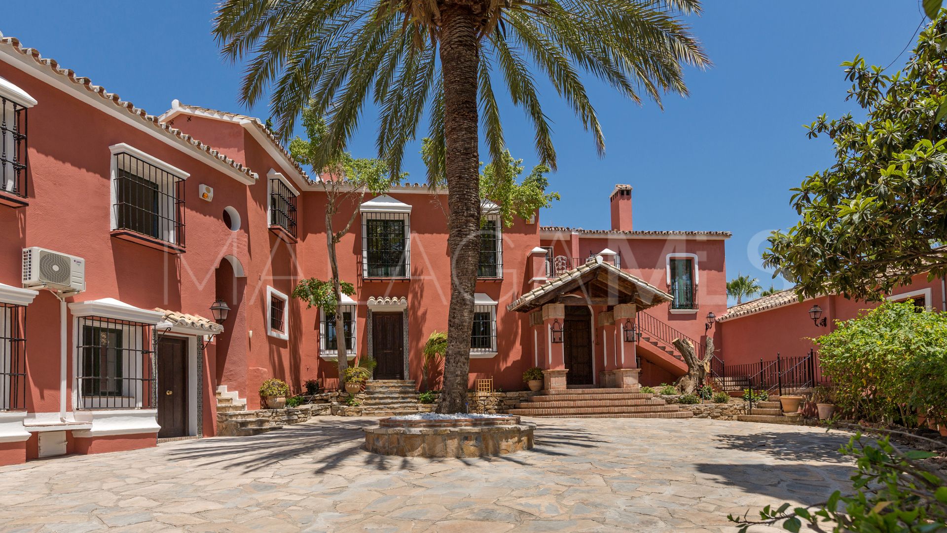 For sale Vega del Colorado villa with 12 bedrooms