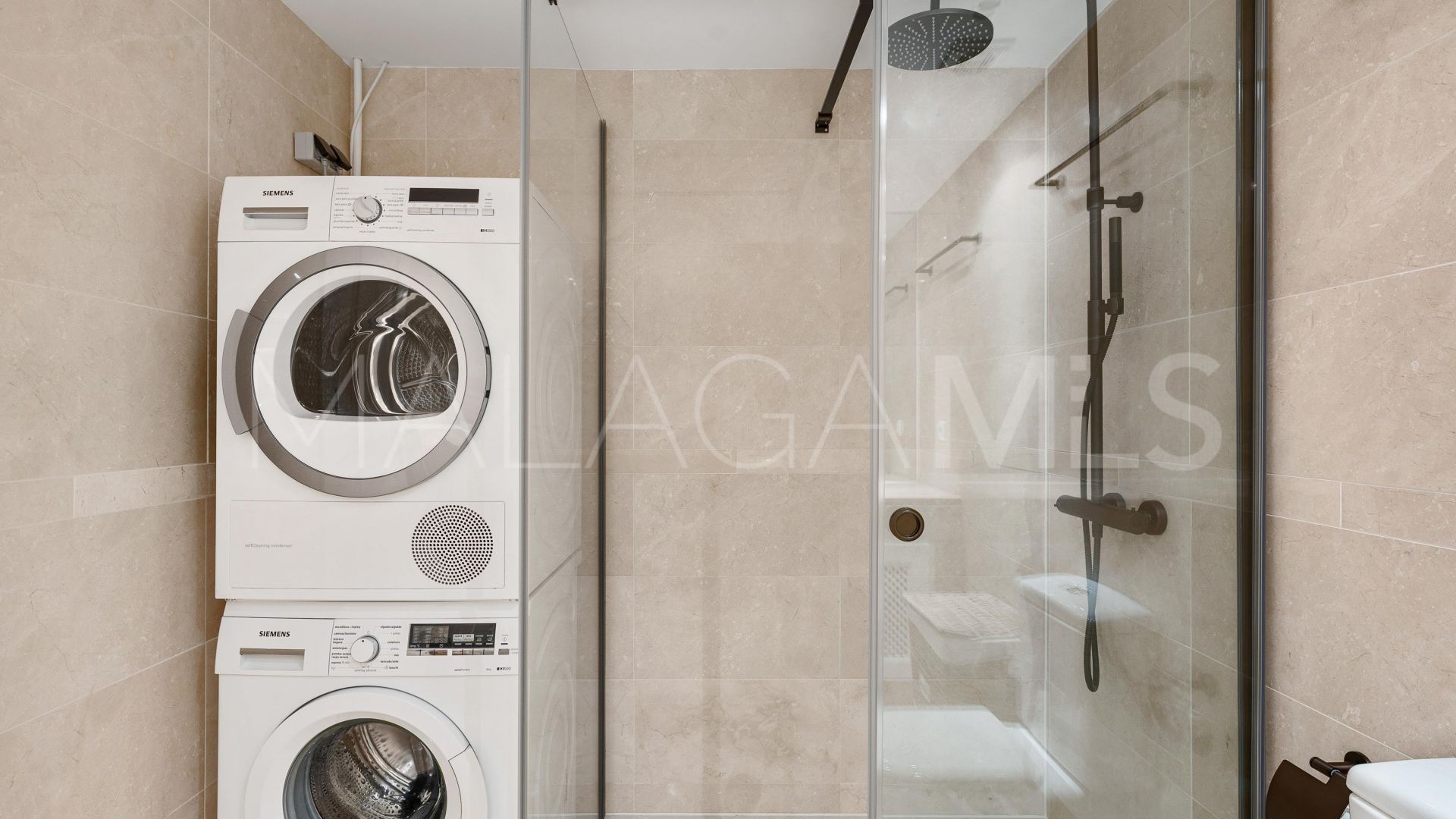 Tvåvånings takvåning for sale in Aloha