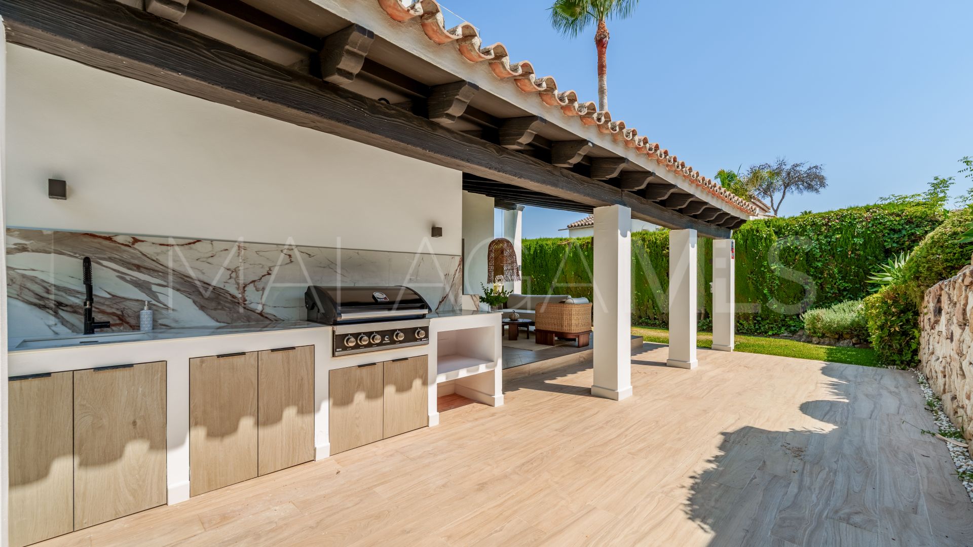 Buy Nueva Andalucia villa