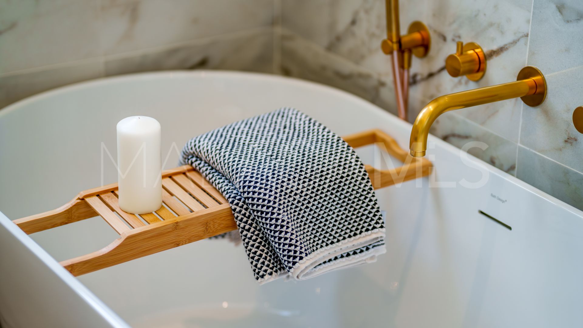 Buy Nueva Andalucia villa