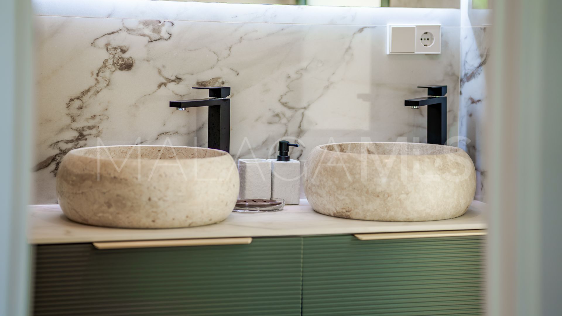 Buy Nueva Andalucia villa