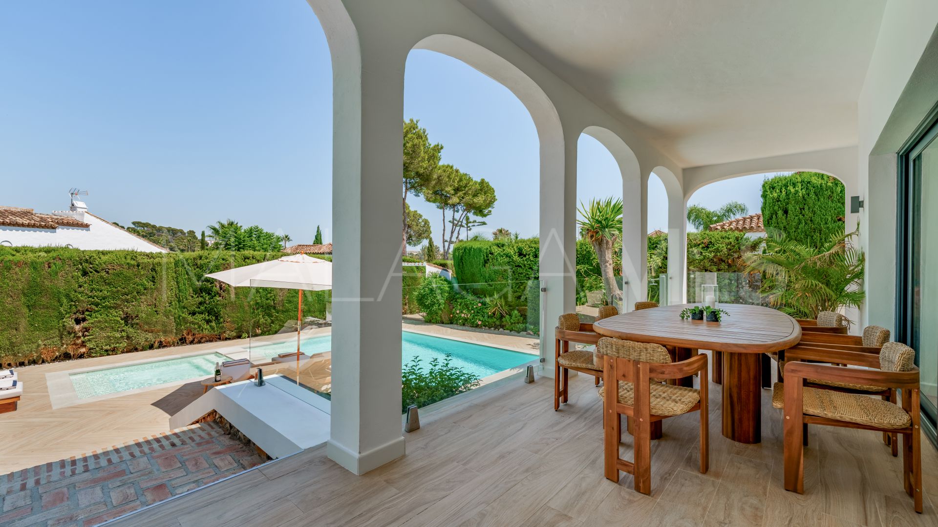 Buy Nueva Andalucia villa