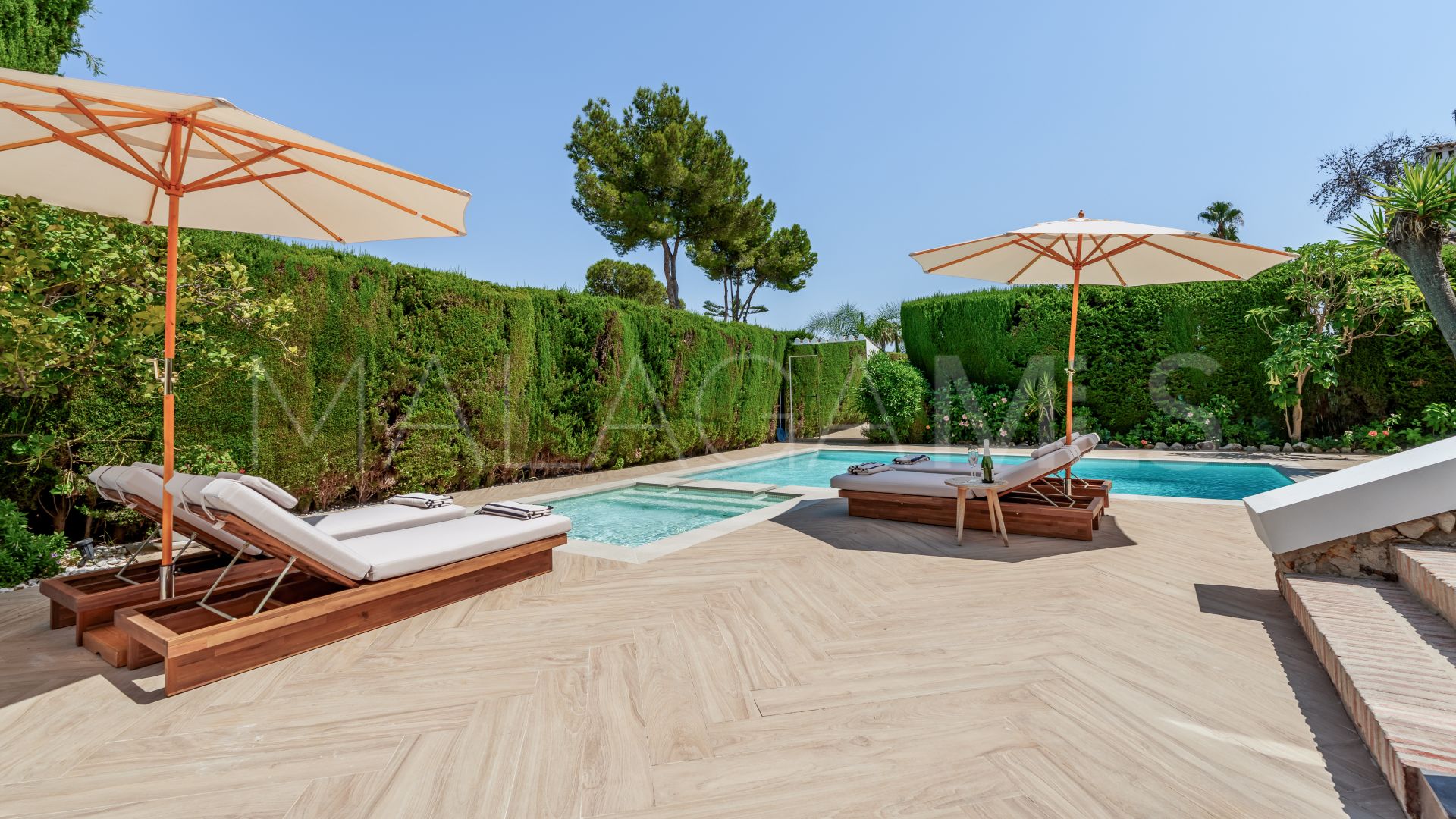 Buy Nueva Andalucia villa