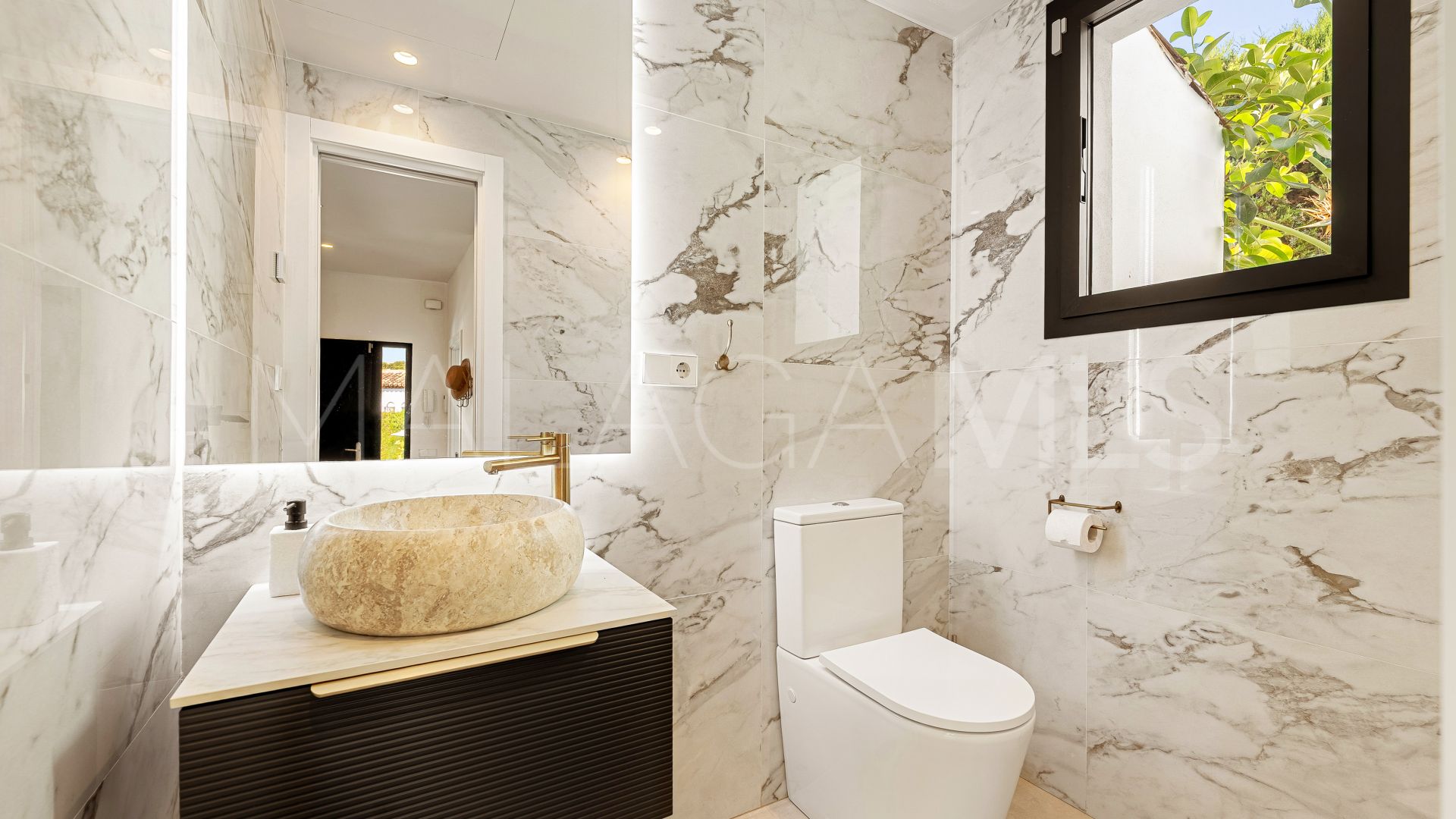 Buy Nueva Andalucia villa