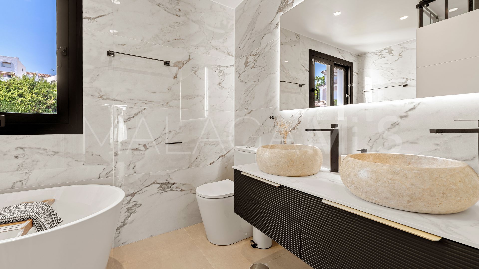 Buy Nueva Andalucia villa