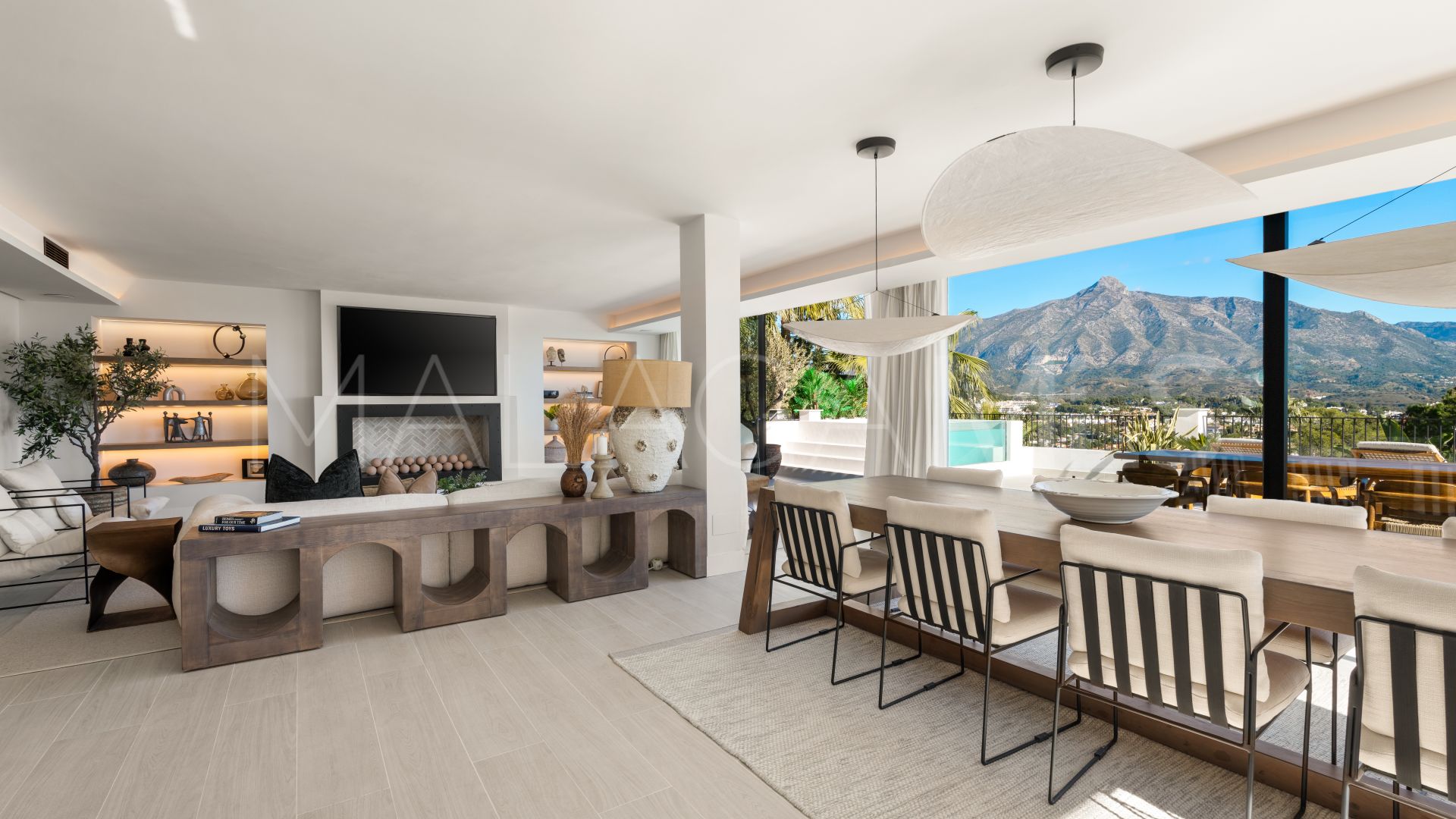 For sale villa in Nueva Andalucia