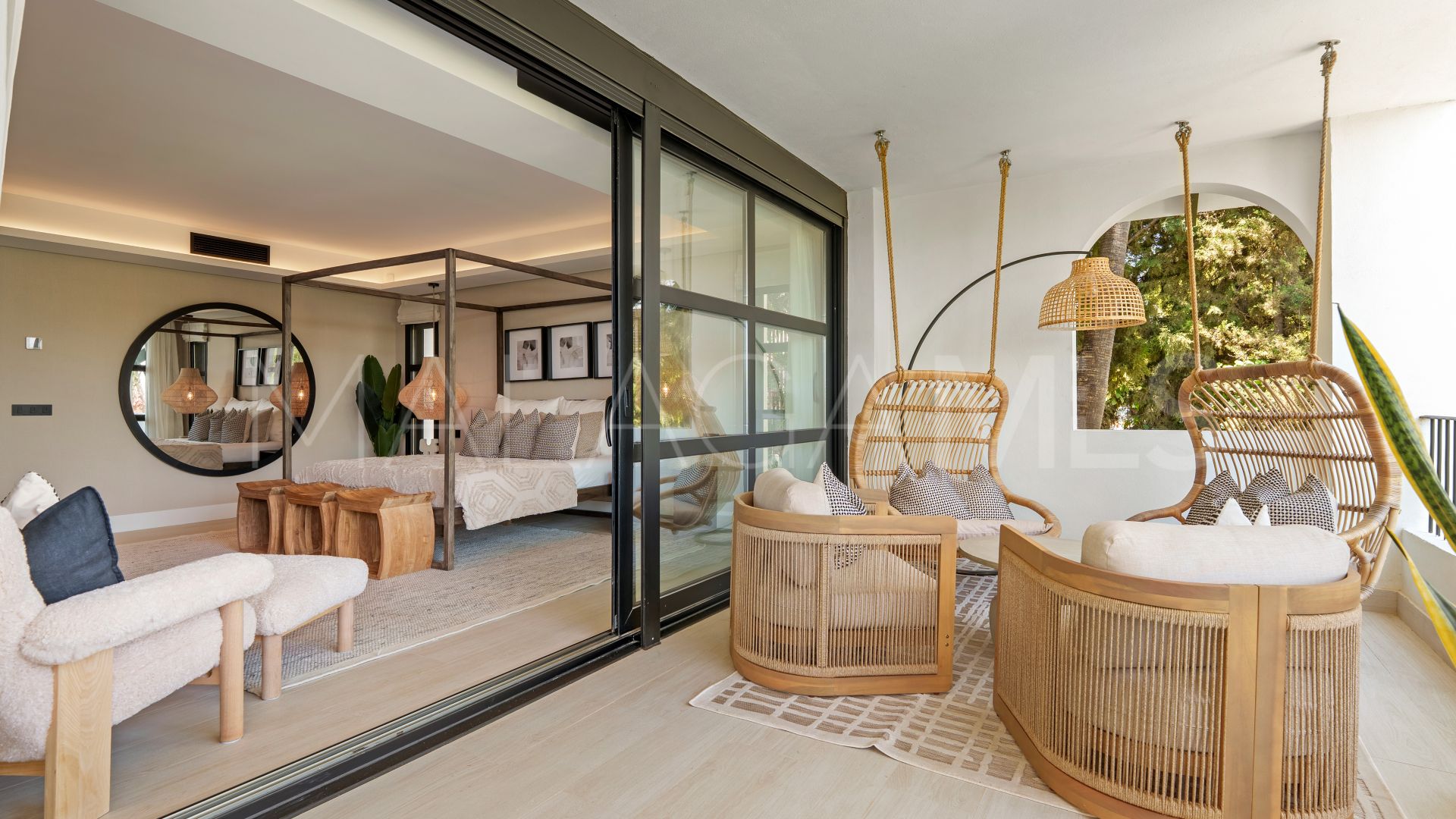 For sale villa in Nueva Andalucia