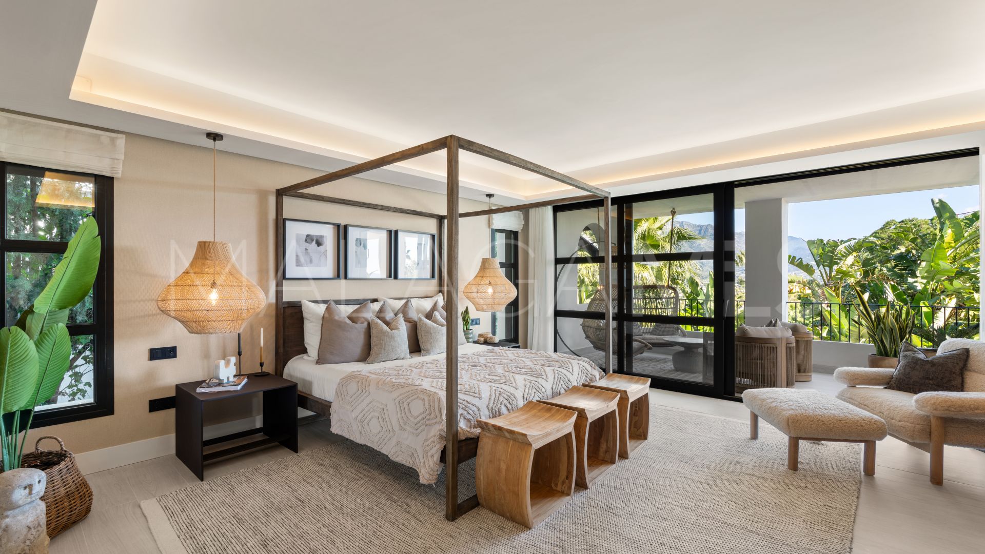 For sale villa in Nueva Andalucia