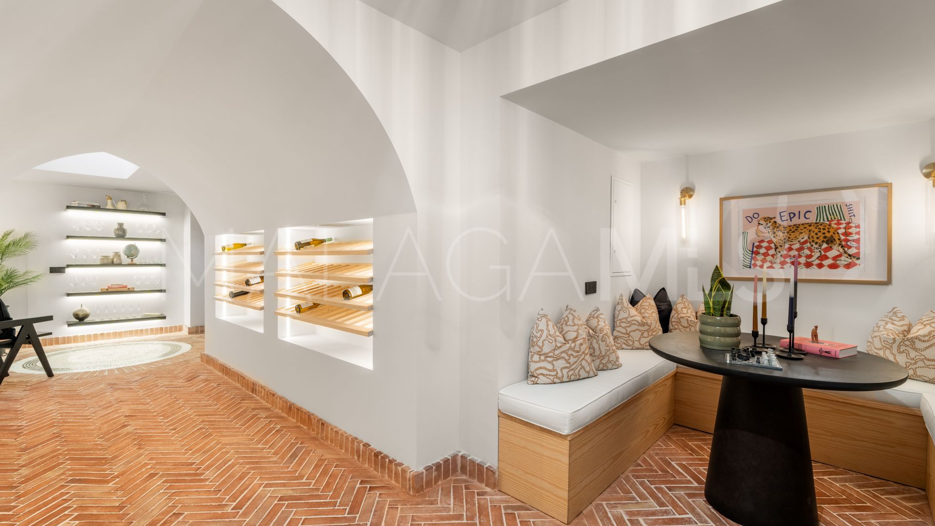 For sale villa in Nueva Andalucia