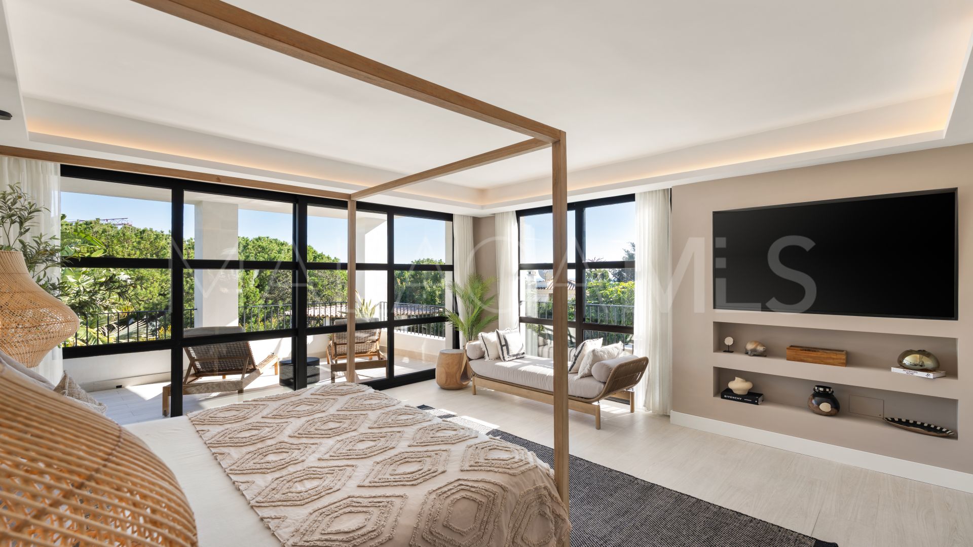 For sale villa in Nueva Andalucia