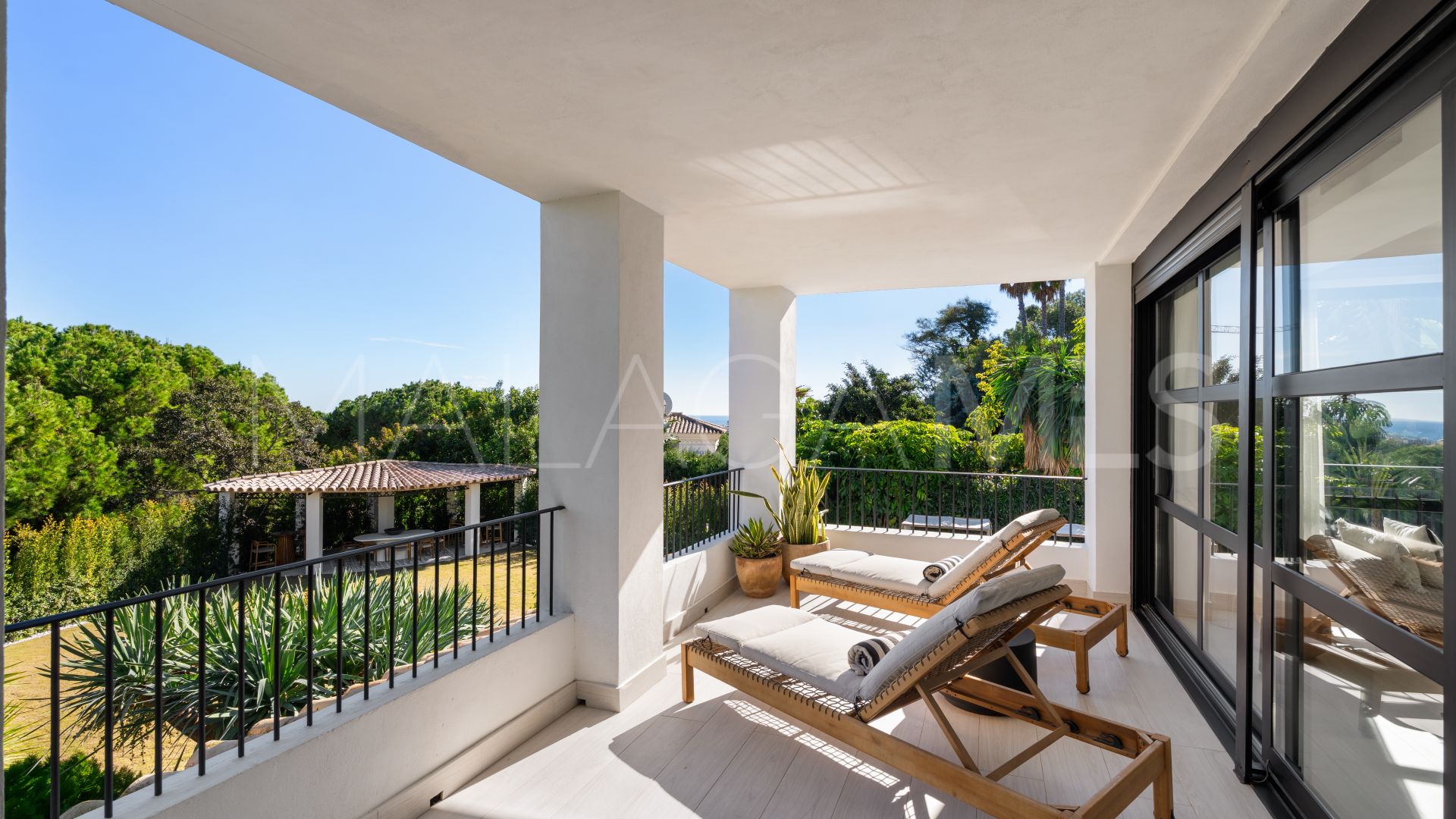 For sale villa in Nueva Andalucia