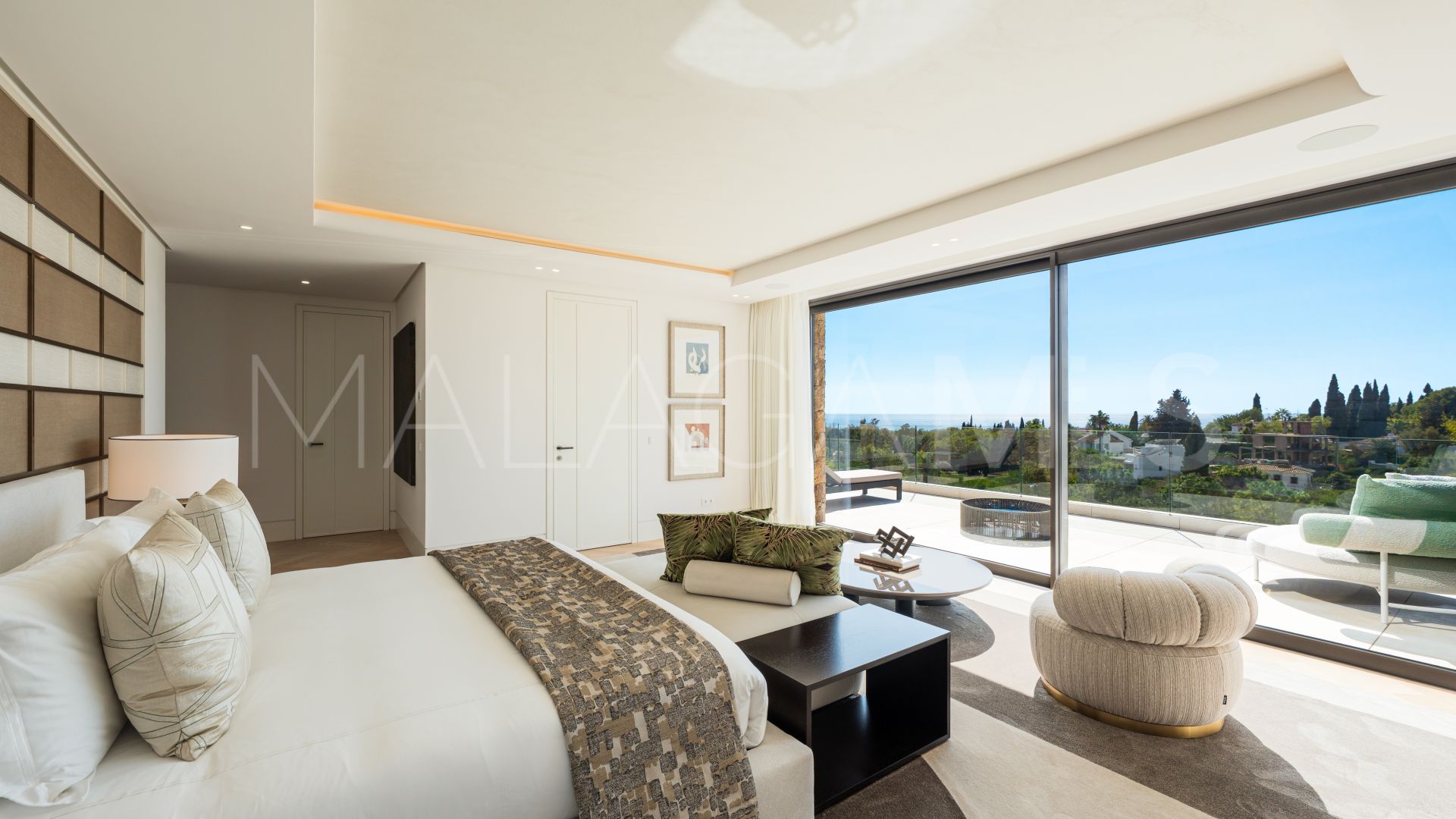 Villa for sale in Marbella Hill Club