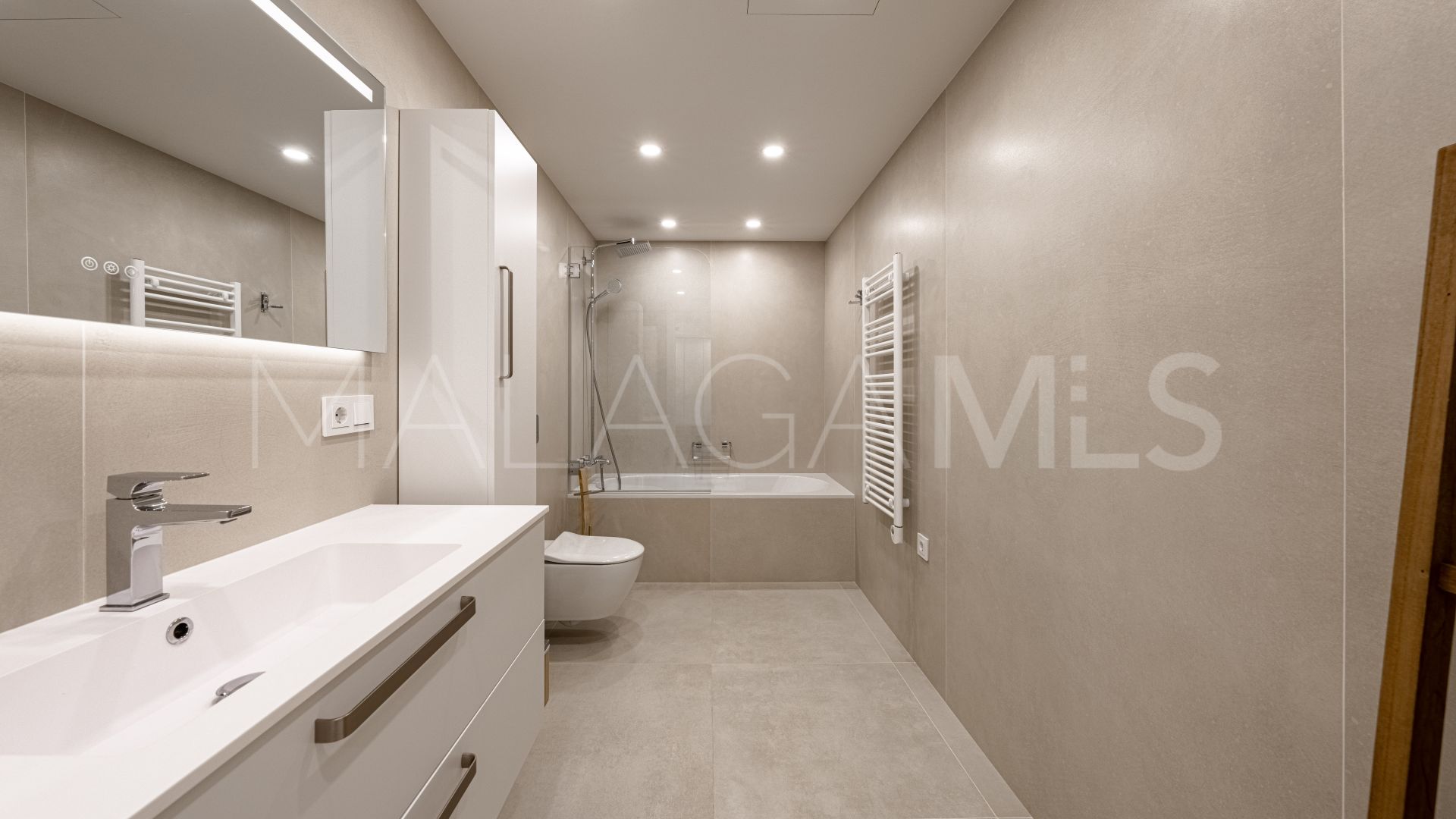 Wohnung for sale in 9 Lions Residences