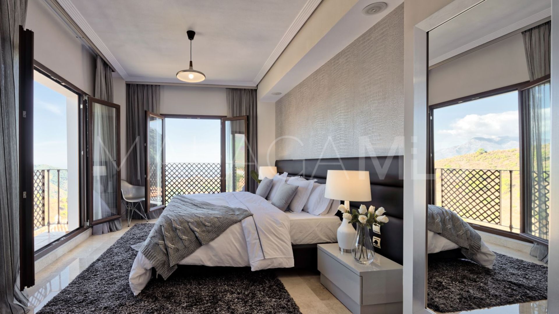 For sale villa in Benahavis Hills Country Club