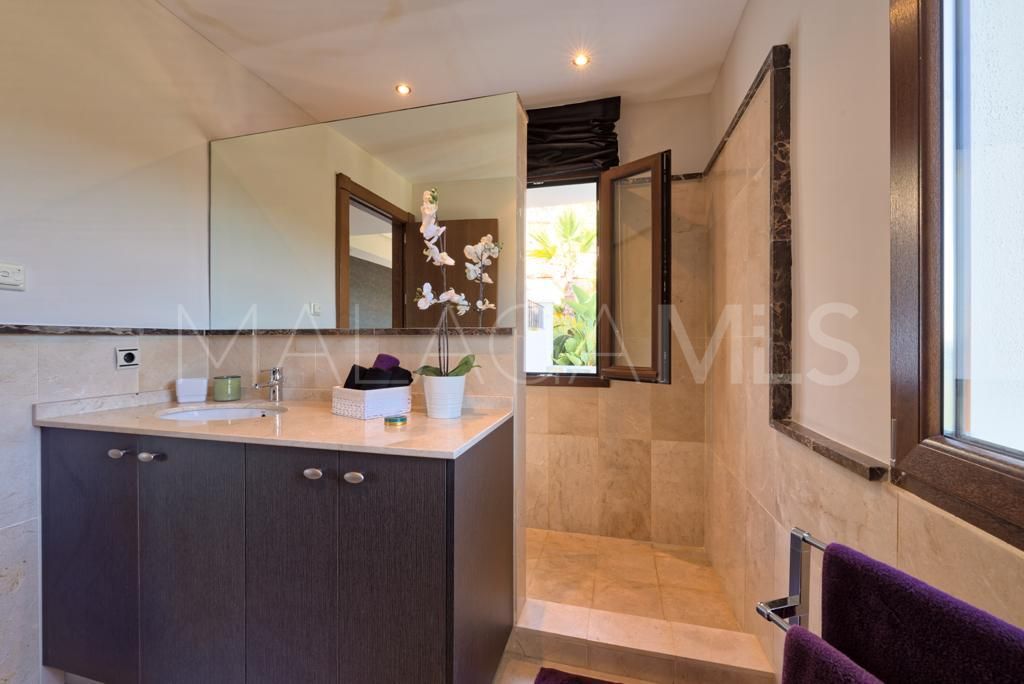 Benahavis Hills Country Club, villa for sale