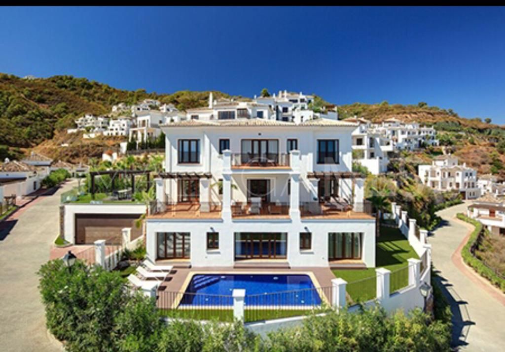 Benahavis Hills Country Club, villa for sale