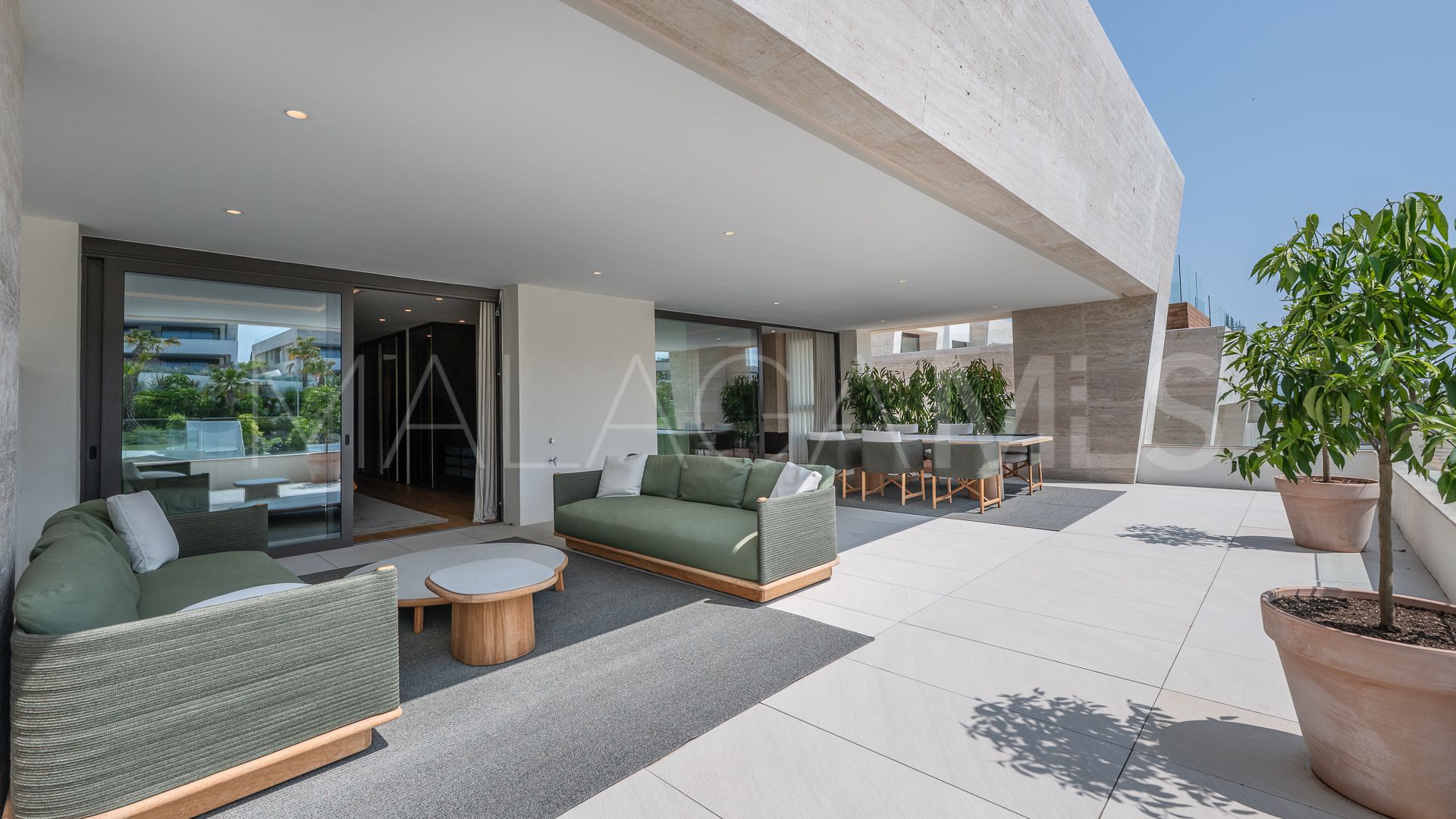 Buy penthouse in Marbella Golden Mile