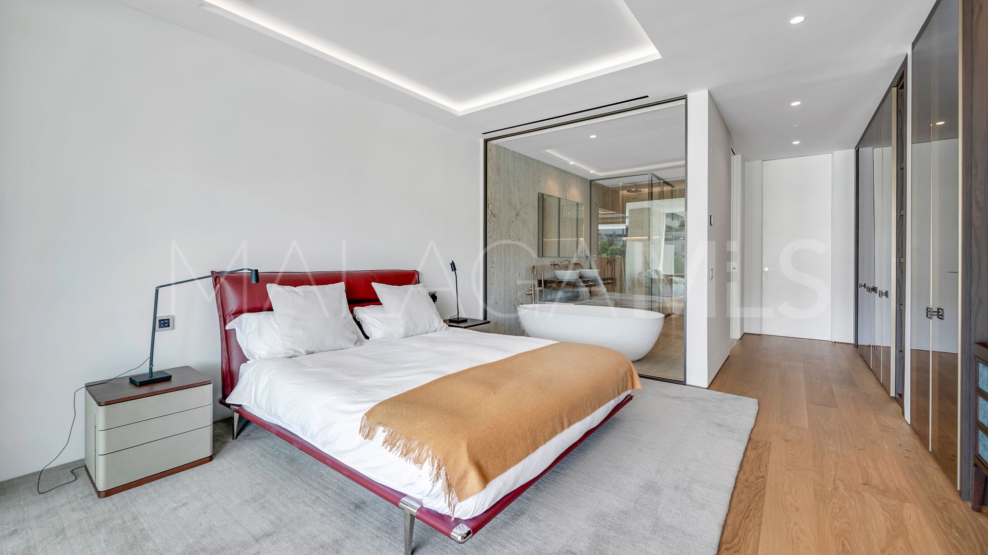 Buy penthouse in Marbella Golden Mile