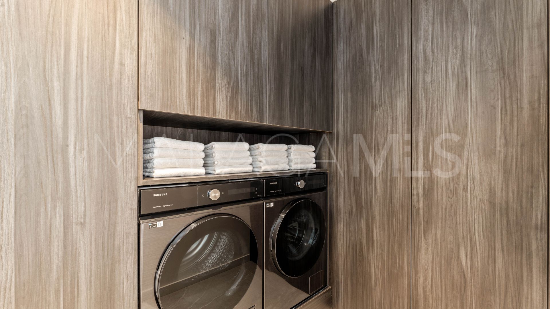 Tvåvåningslägenhet for sale in Las Colinas de Marbella