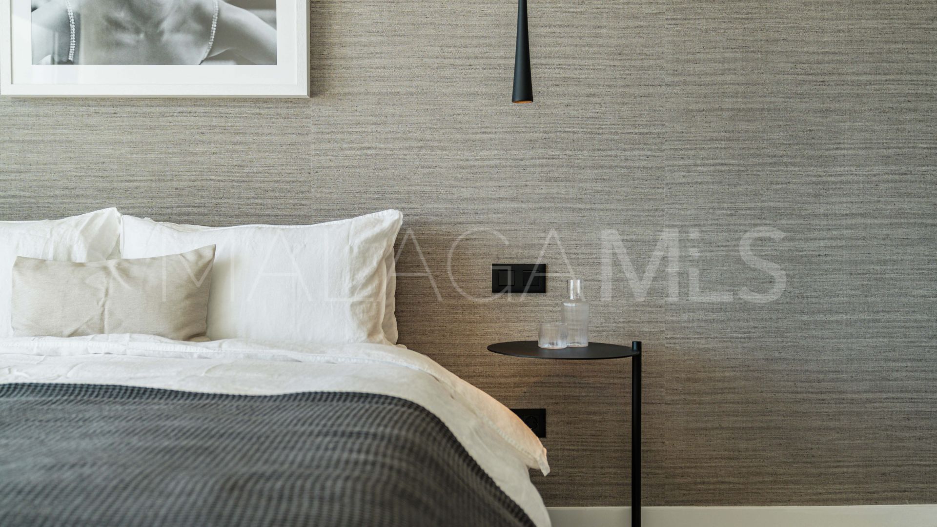 Tvåvåningslägenhet for sale in Las Colinas de Marbella