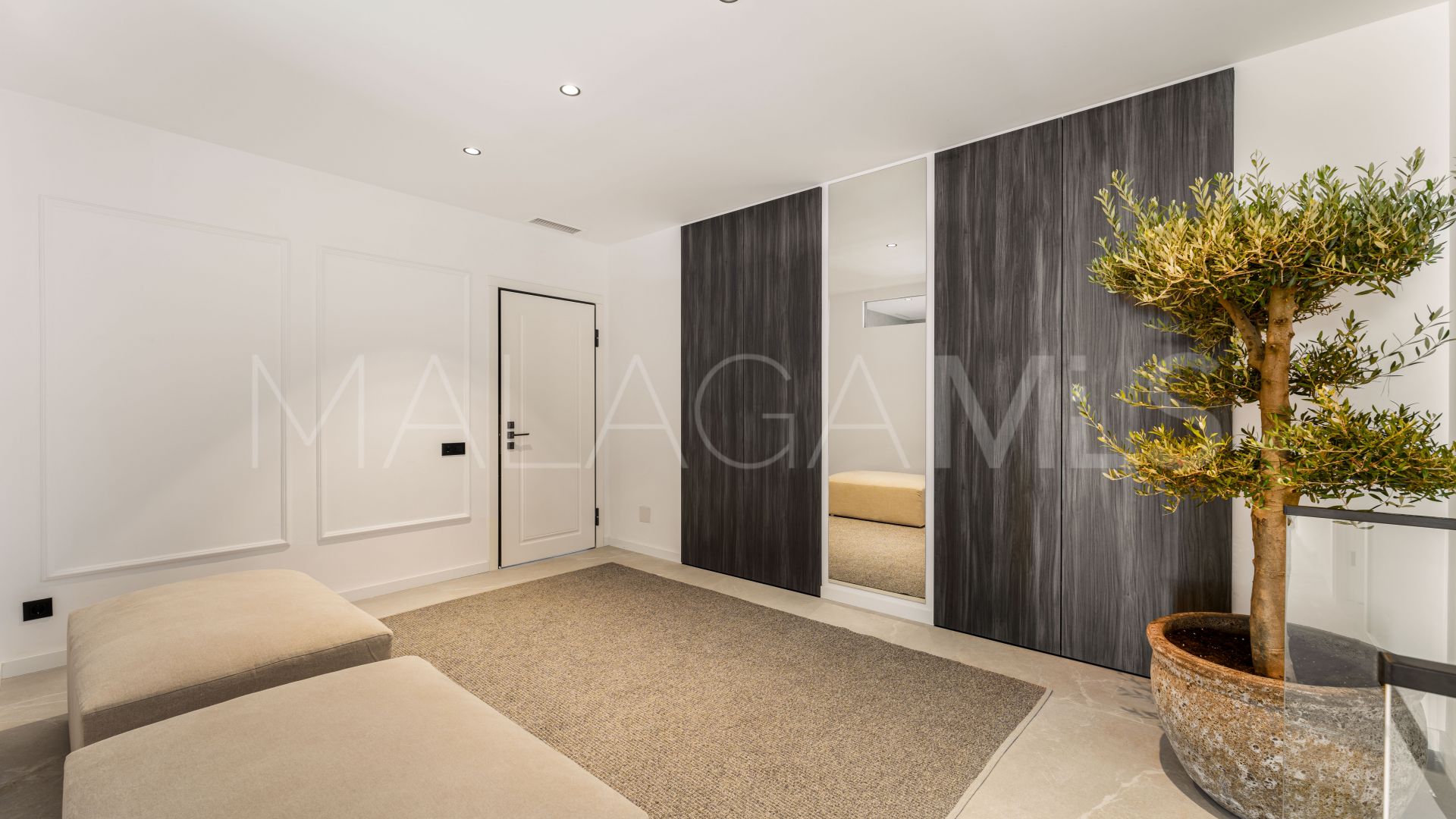 Tvåvåningslägenhet for sale in Las Colinas de Marbella