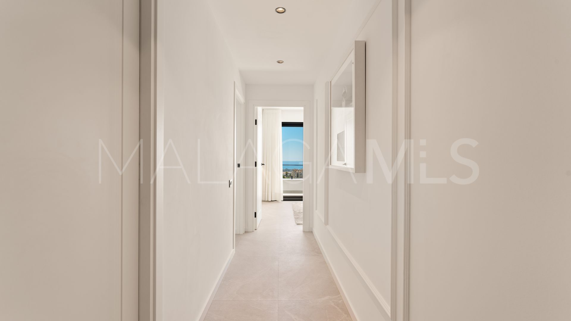 Tvåvåningslägenhet for sale in Las Colinas de Marbella