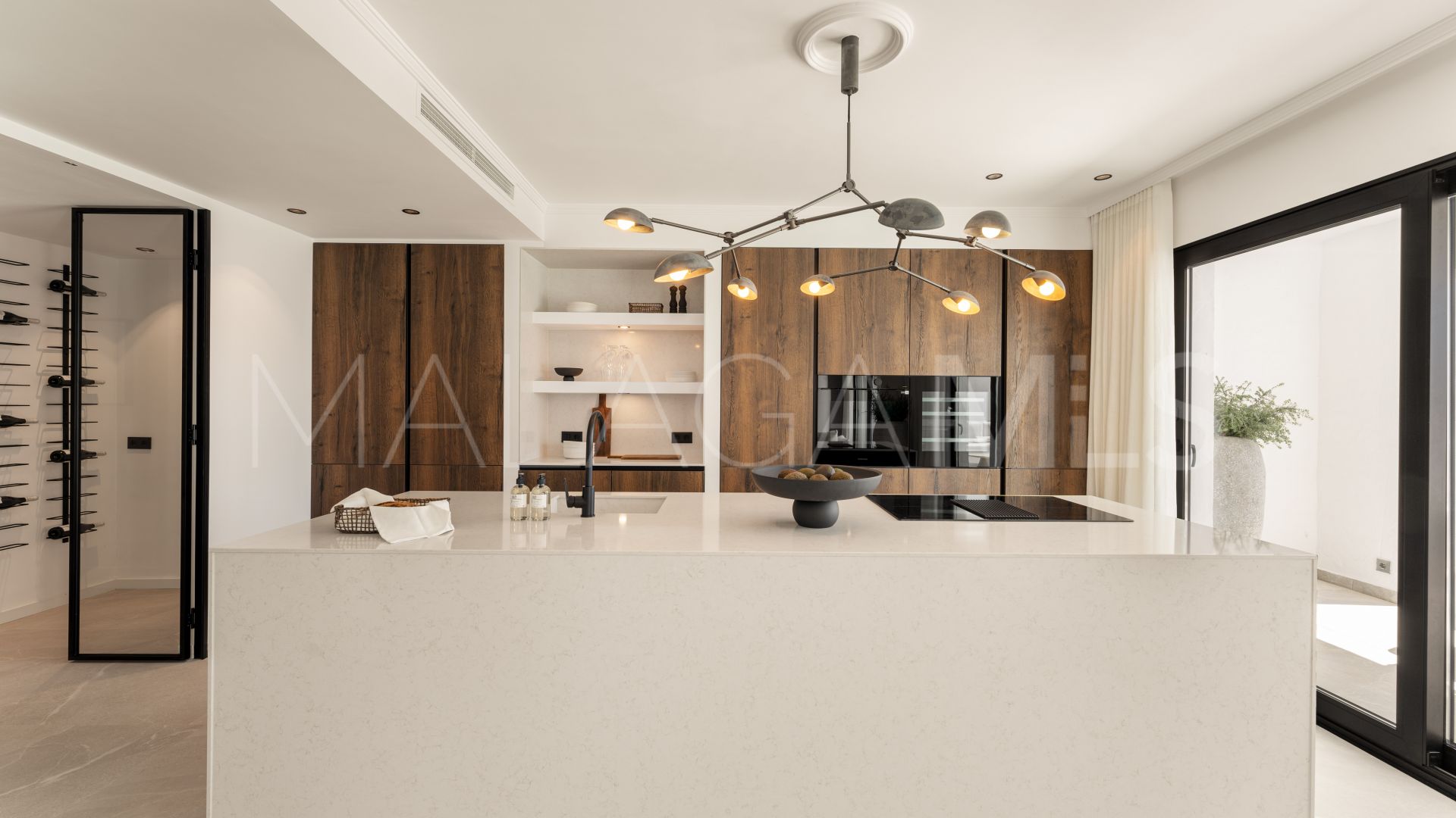 Tvåvåningslägenhet for sale in Las Colinas de Marbella