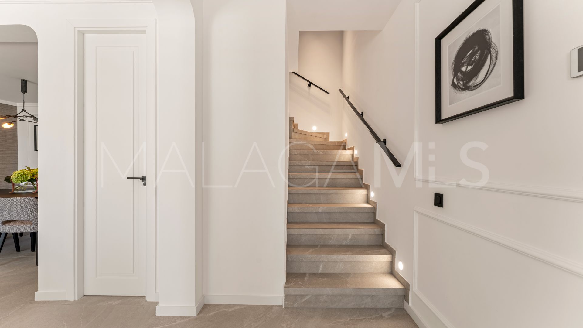 Tvåvåningslägenhet for sale in Las Colinas de Marbella