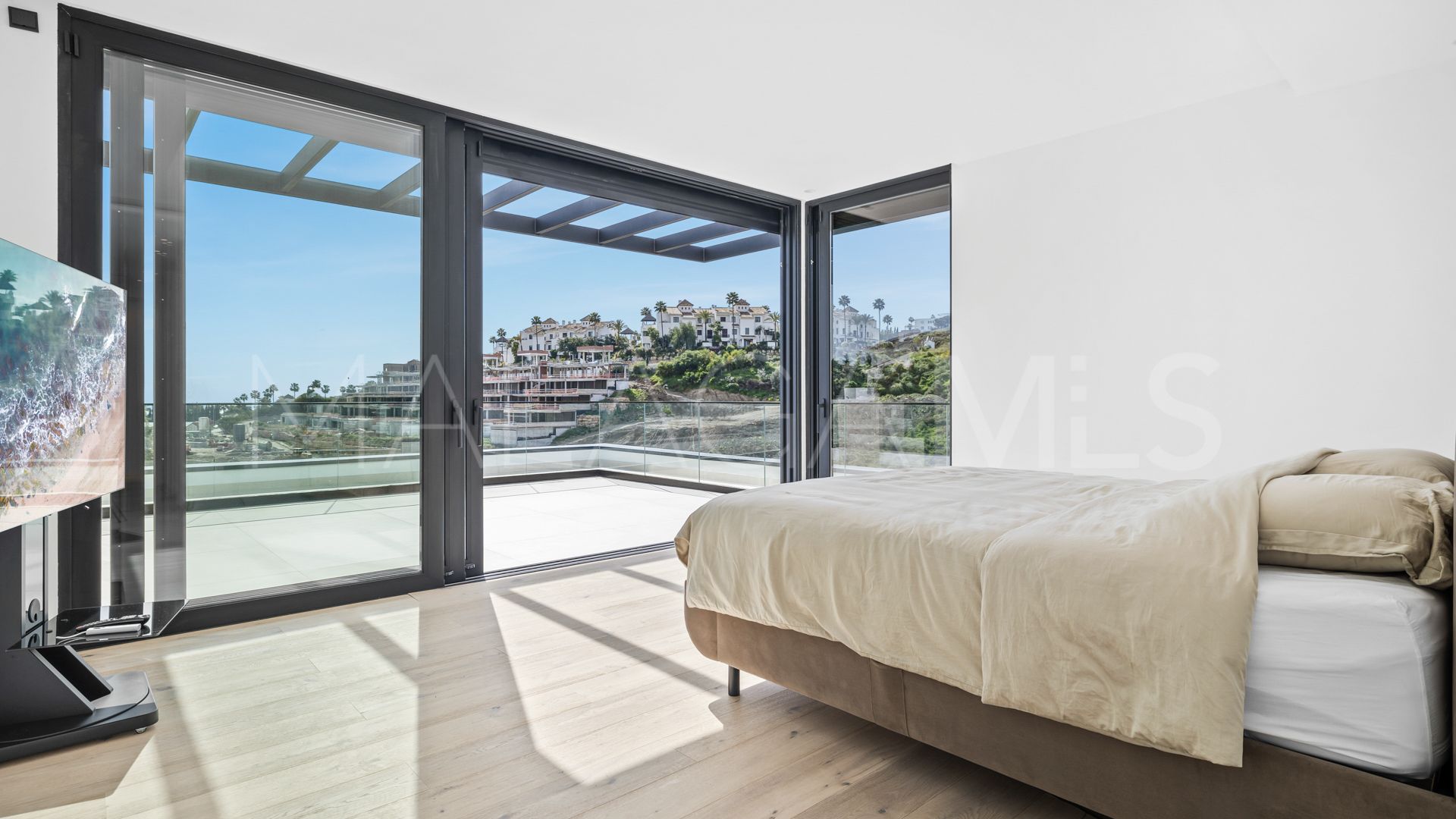 Villa for sale in Benahavis