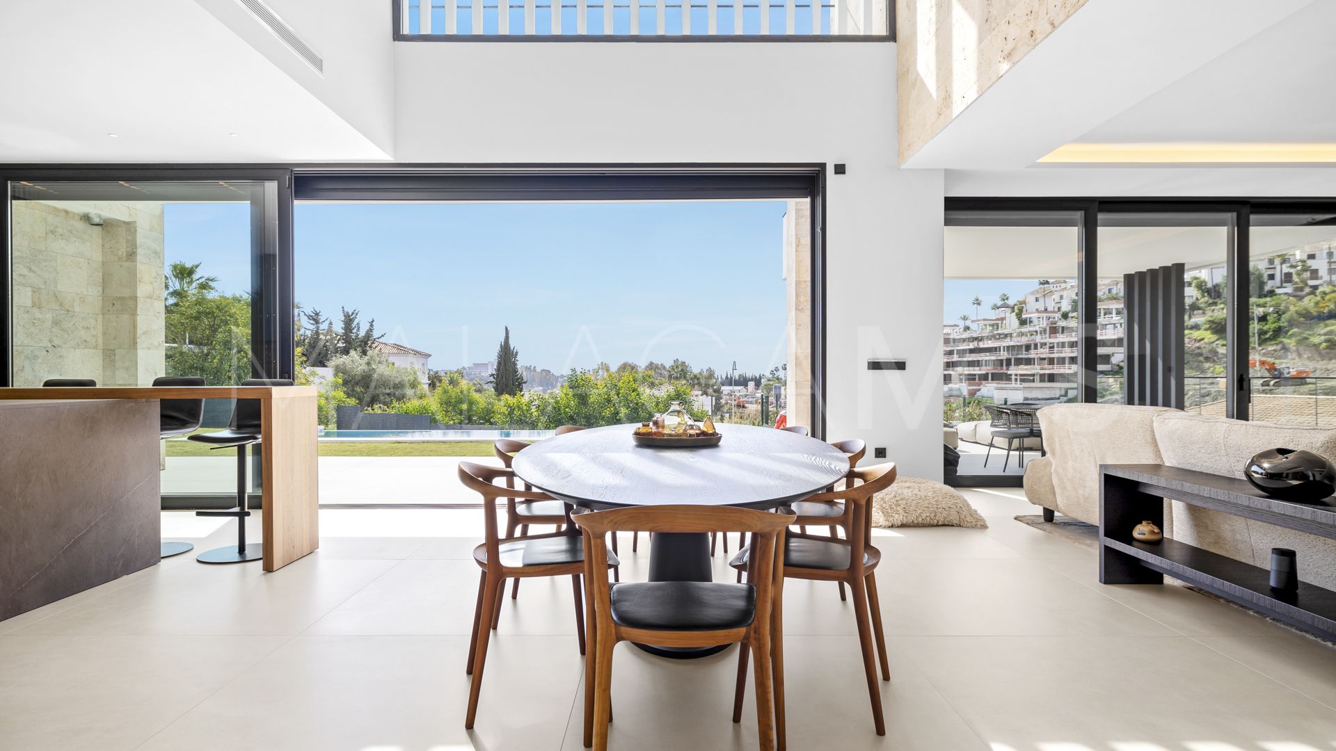 Villa for sale in Benahavis