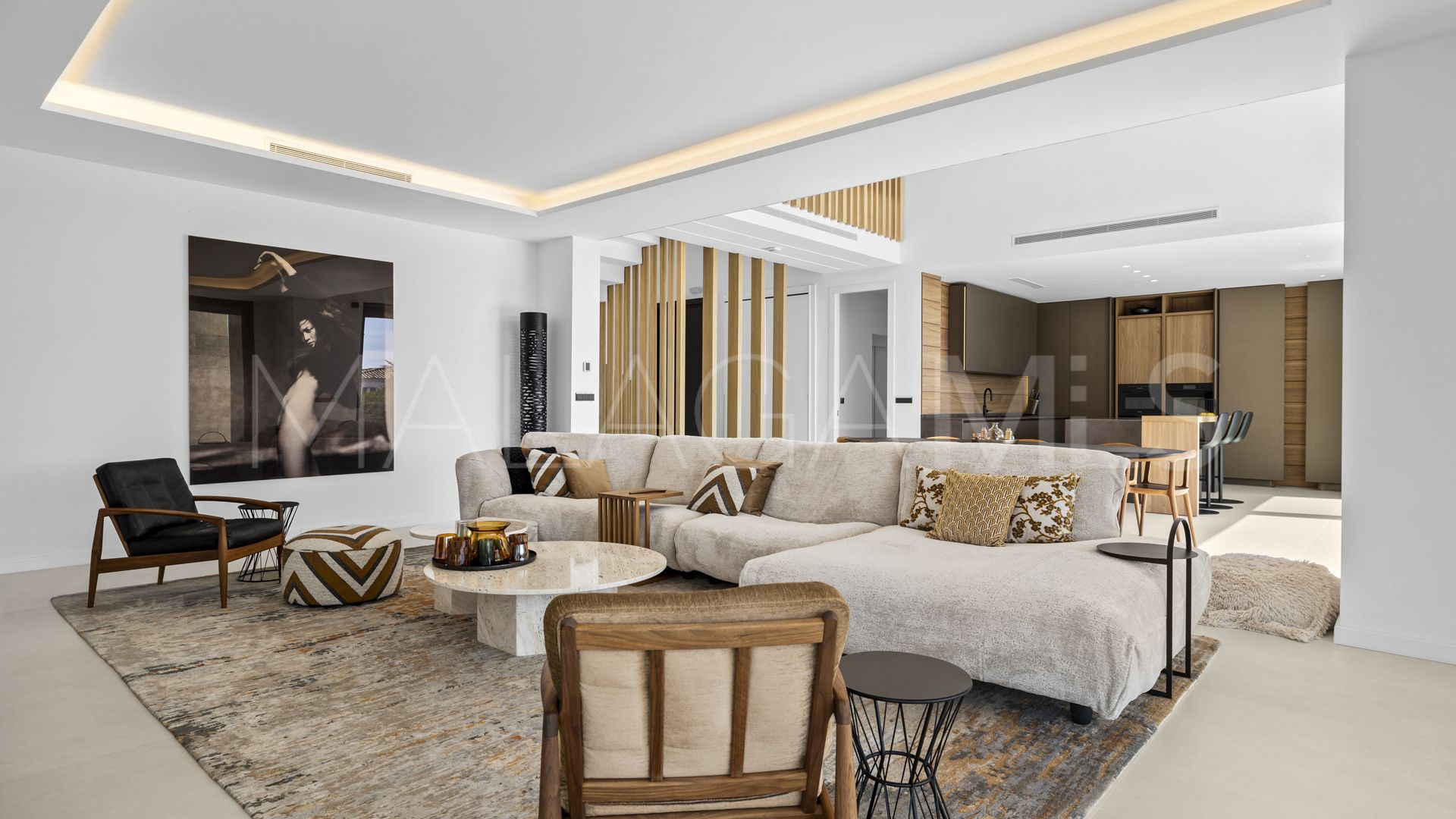 Villa for sale in Benahavis