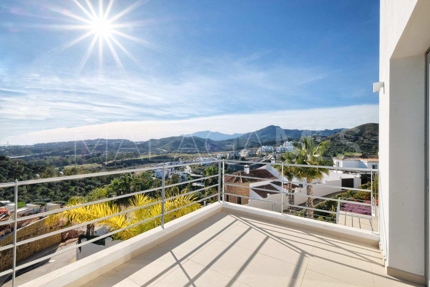 Villa for sale in Benahavis